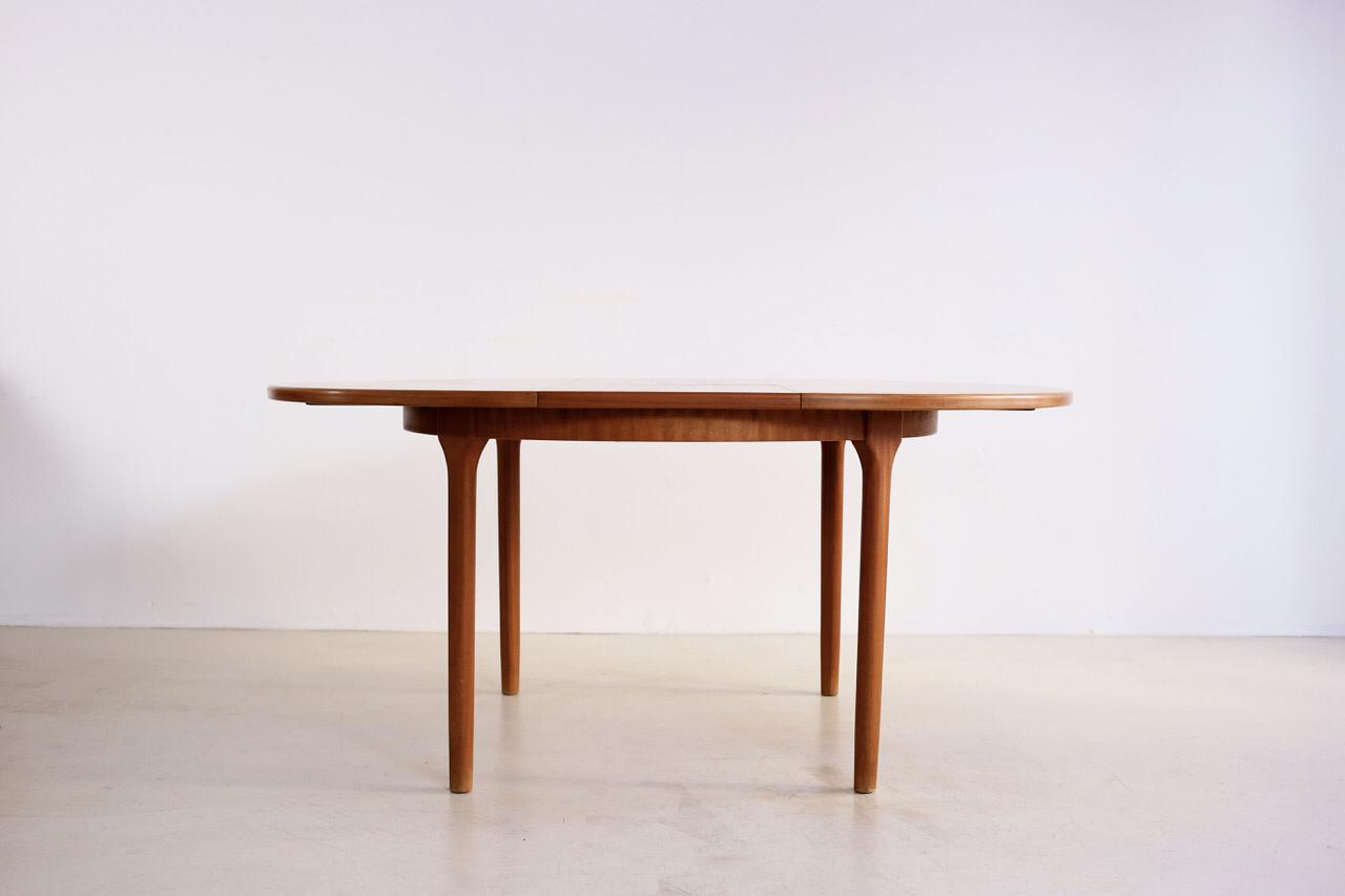 McIntosh extensible teak table, 60s