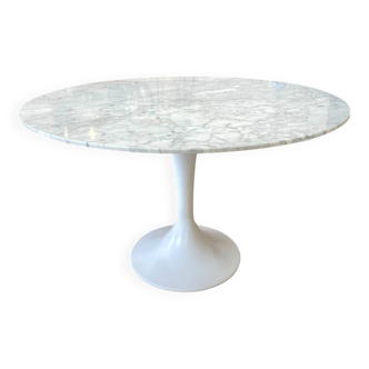 Table tulipe avec plateau en mabre