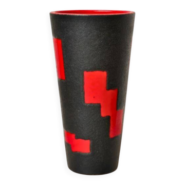 Large modernist vase signed Elchinger, red and black, c.1950 – 37 cm