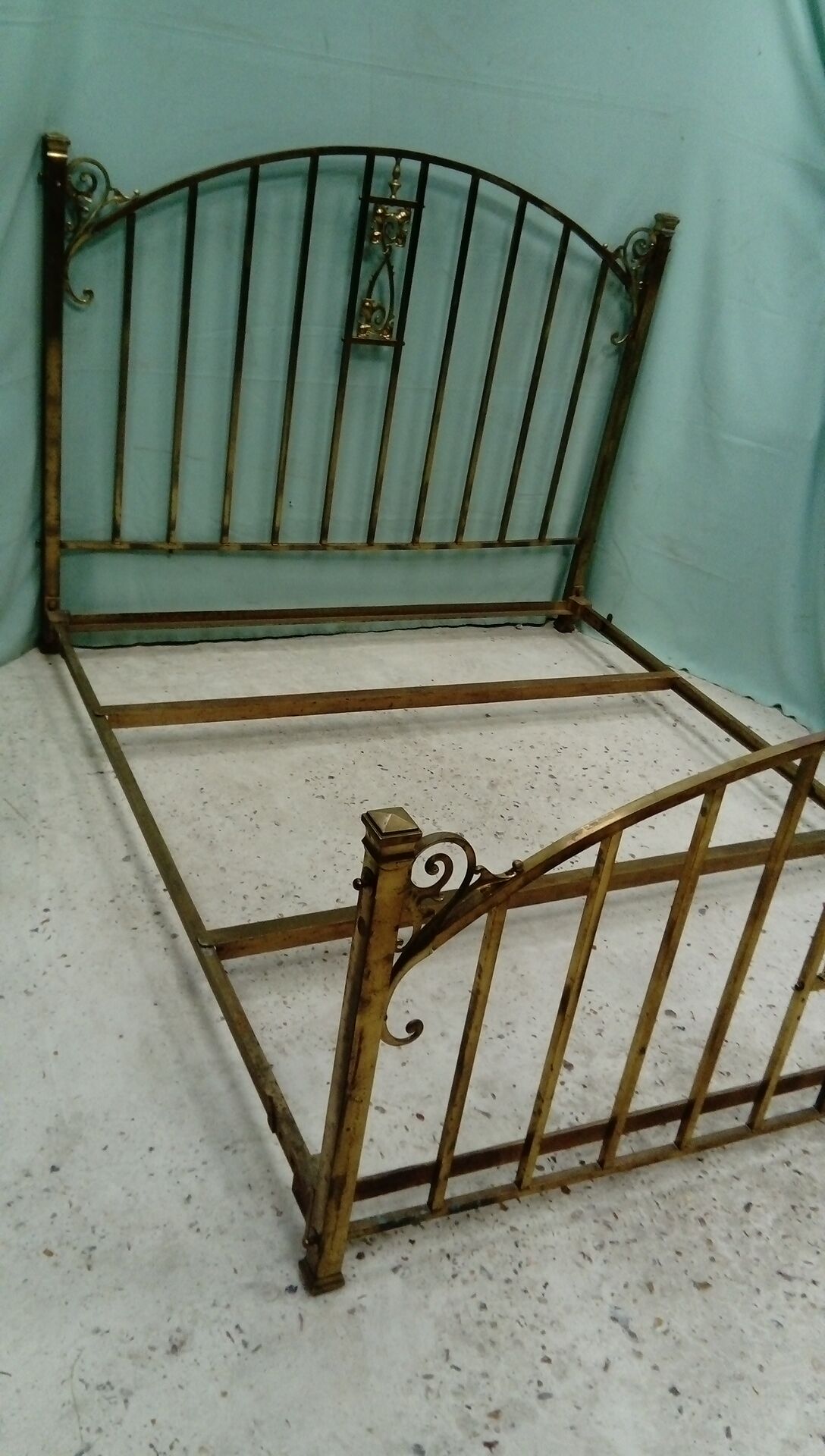 New art brass bed