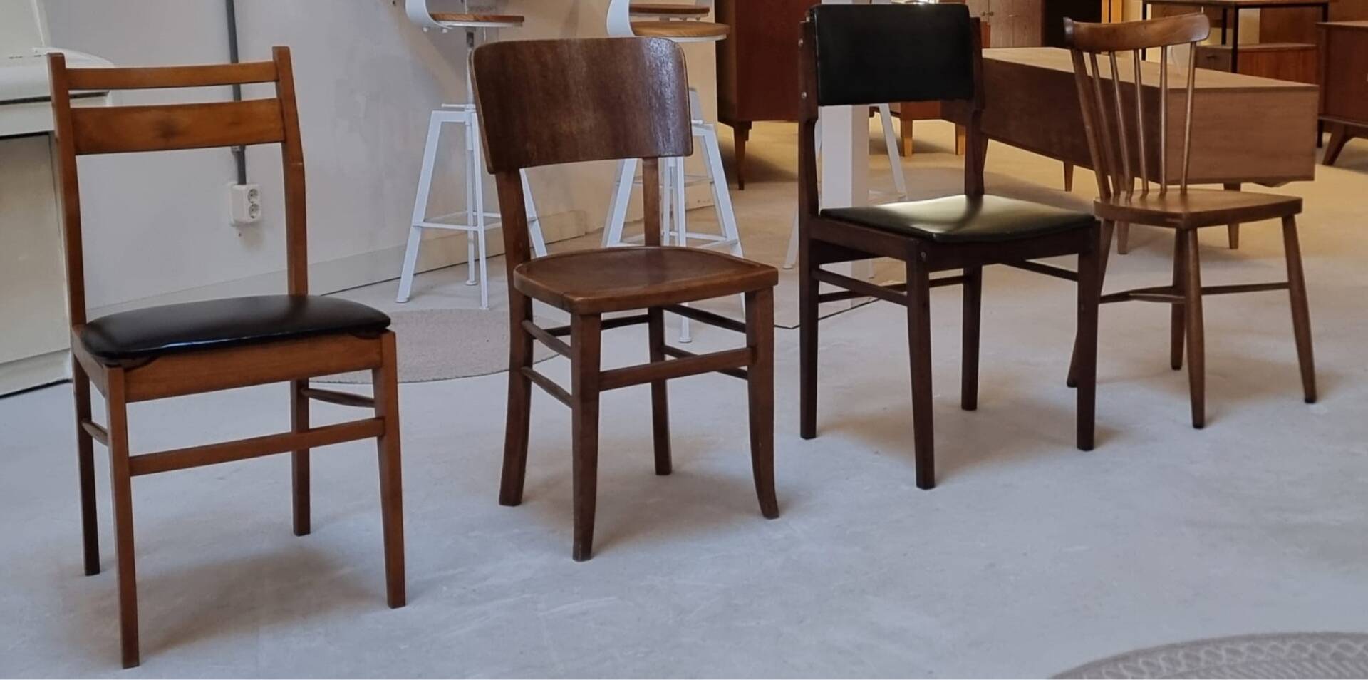 Chaises du milieu du siècle