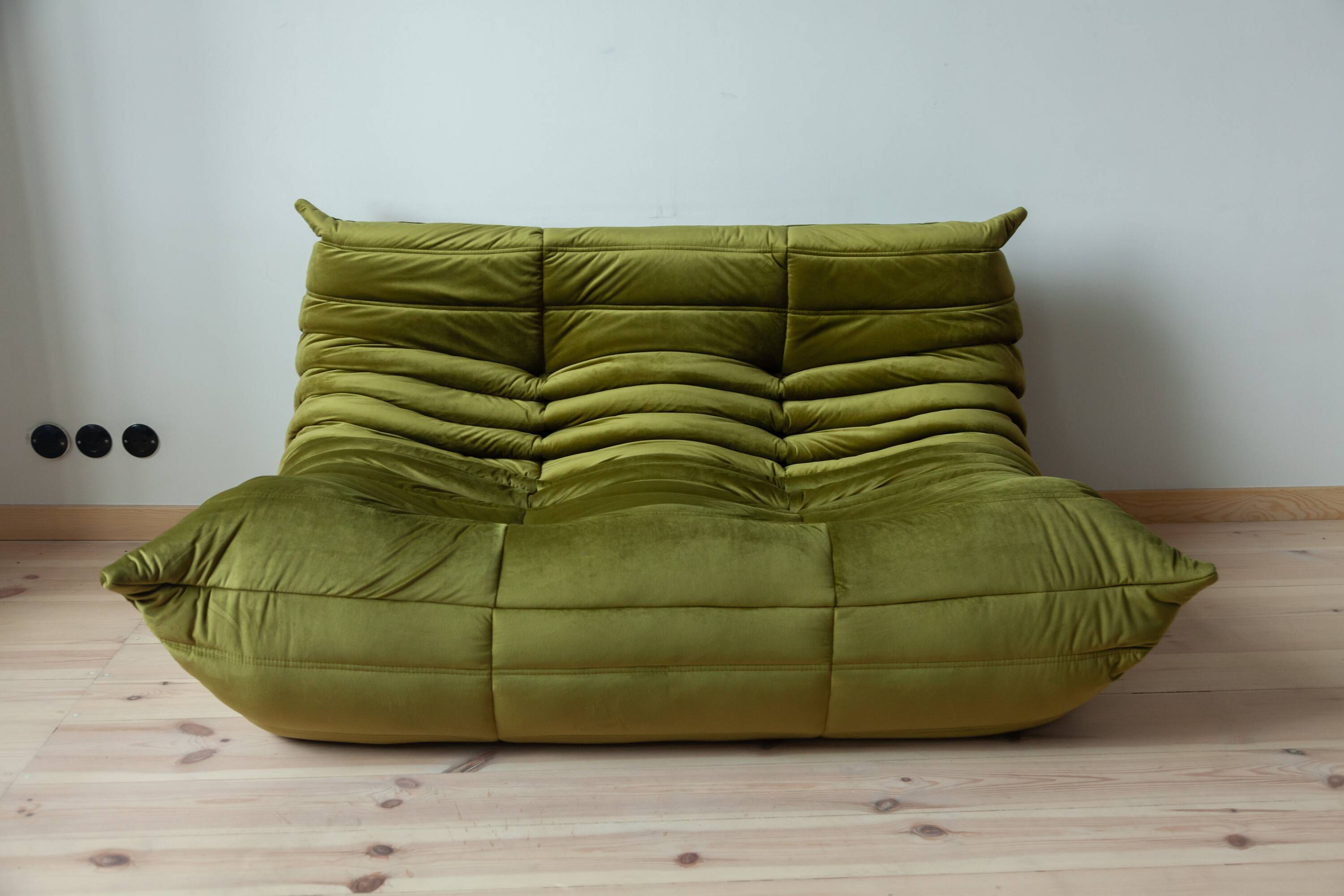 Togo set of 2-seater sofa and corner armchair in Olive Velvet