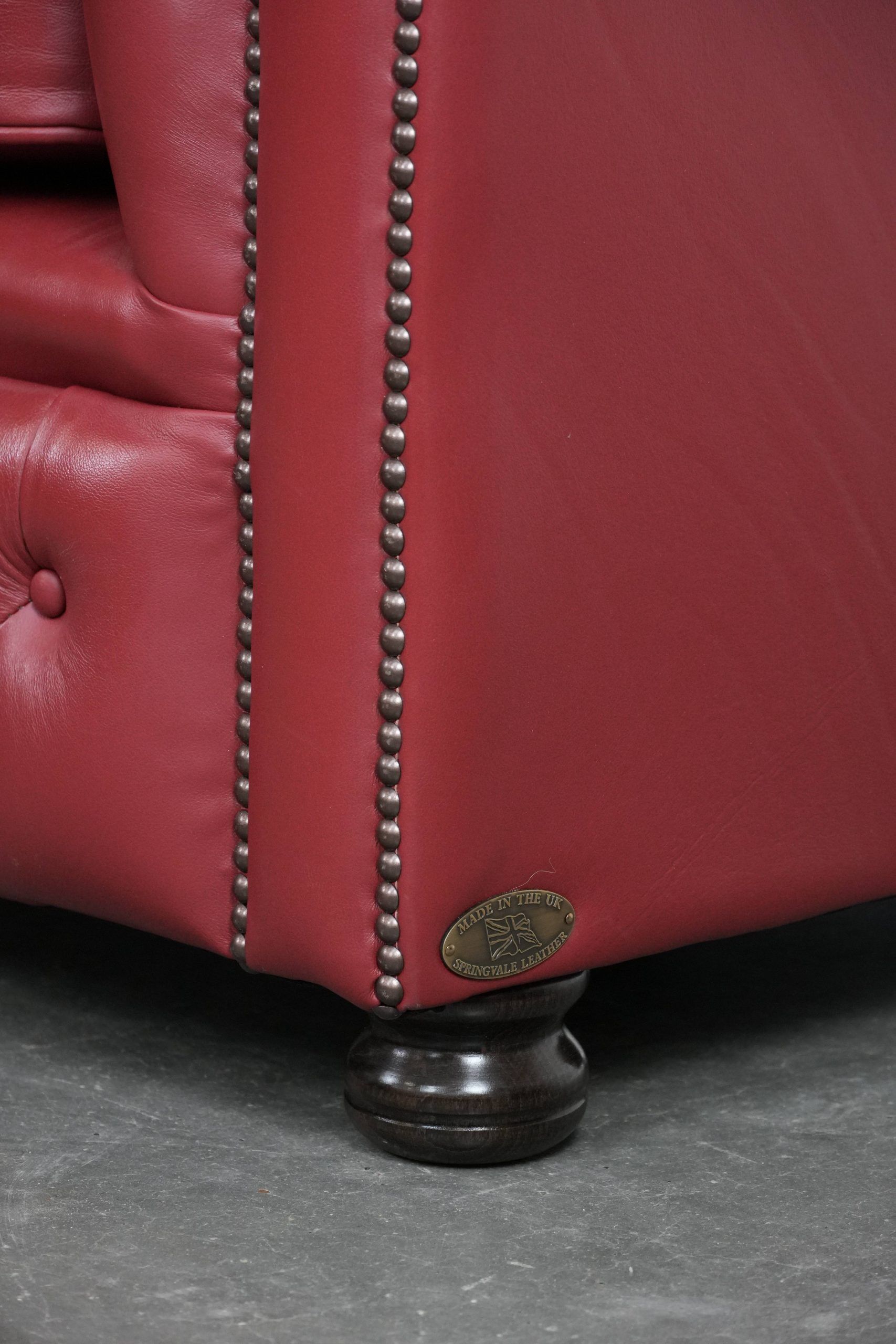 Amazing English cowhide Chesterfield armchair in a stunning red colour