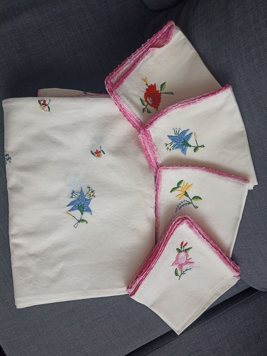 Nappe brodée Vintage