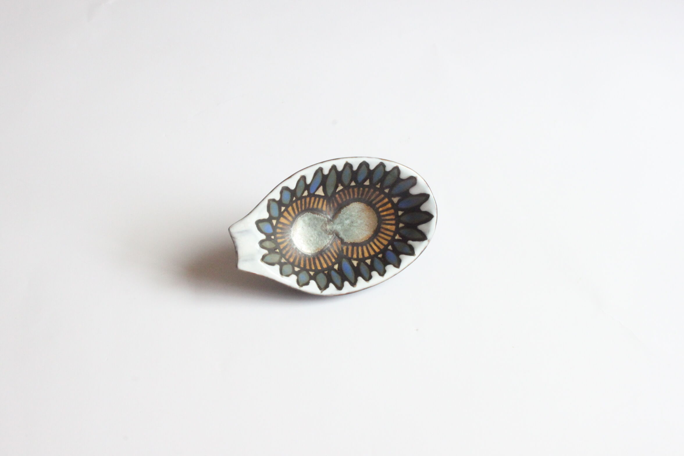 Mid century modern ceramic hedgehog shaped ashtray, 1950s