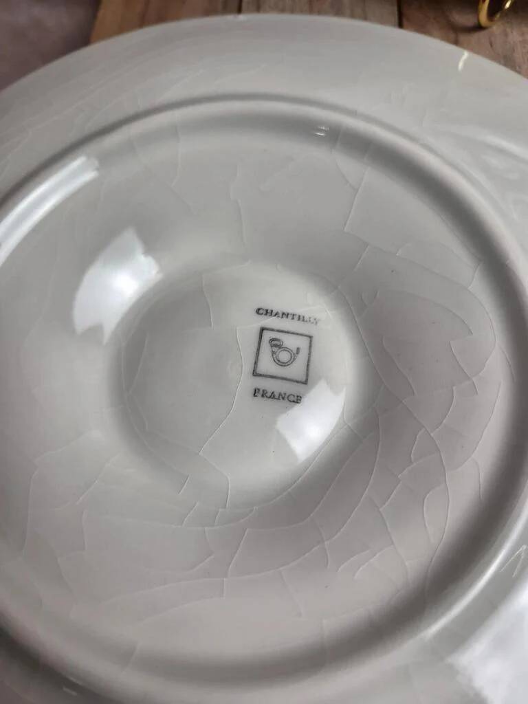 Set of 3 oyster/shell plates Chantilly France – cracked white