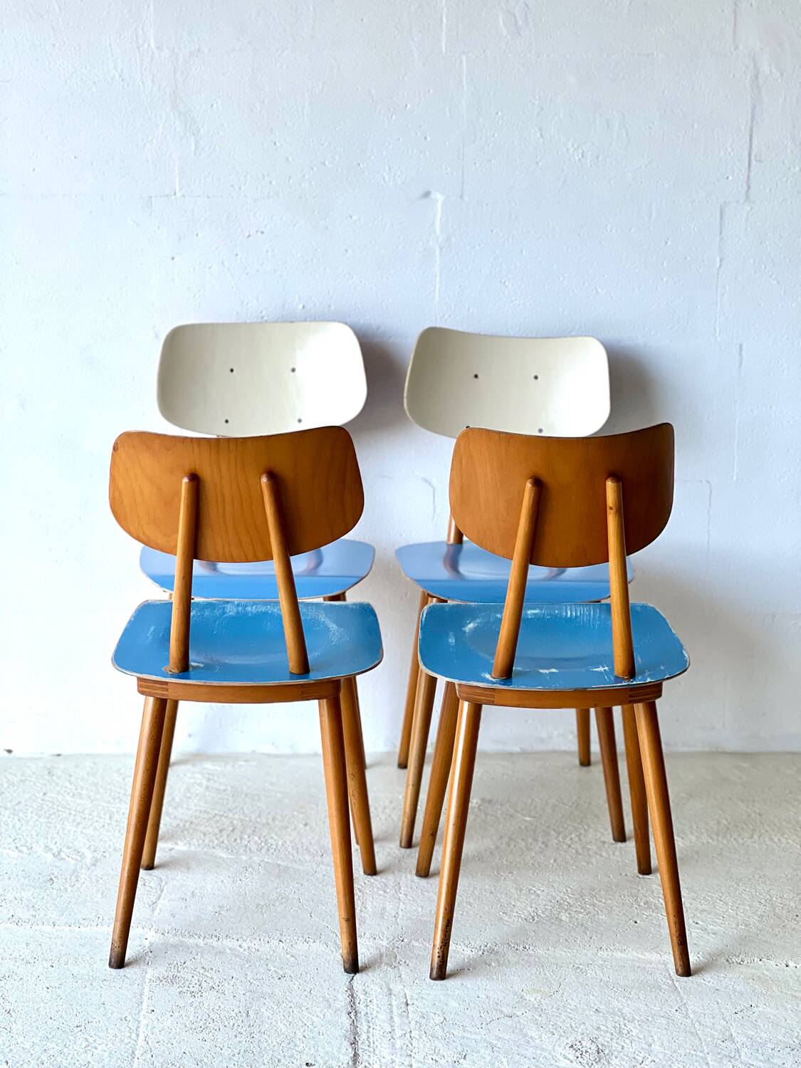 Chaises de salle à manger par TON