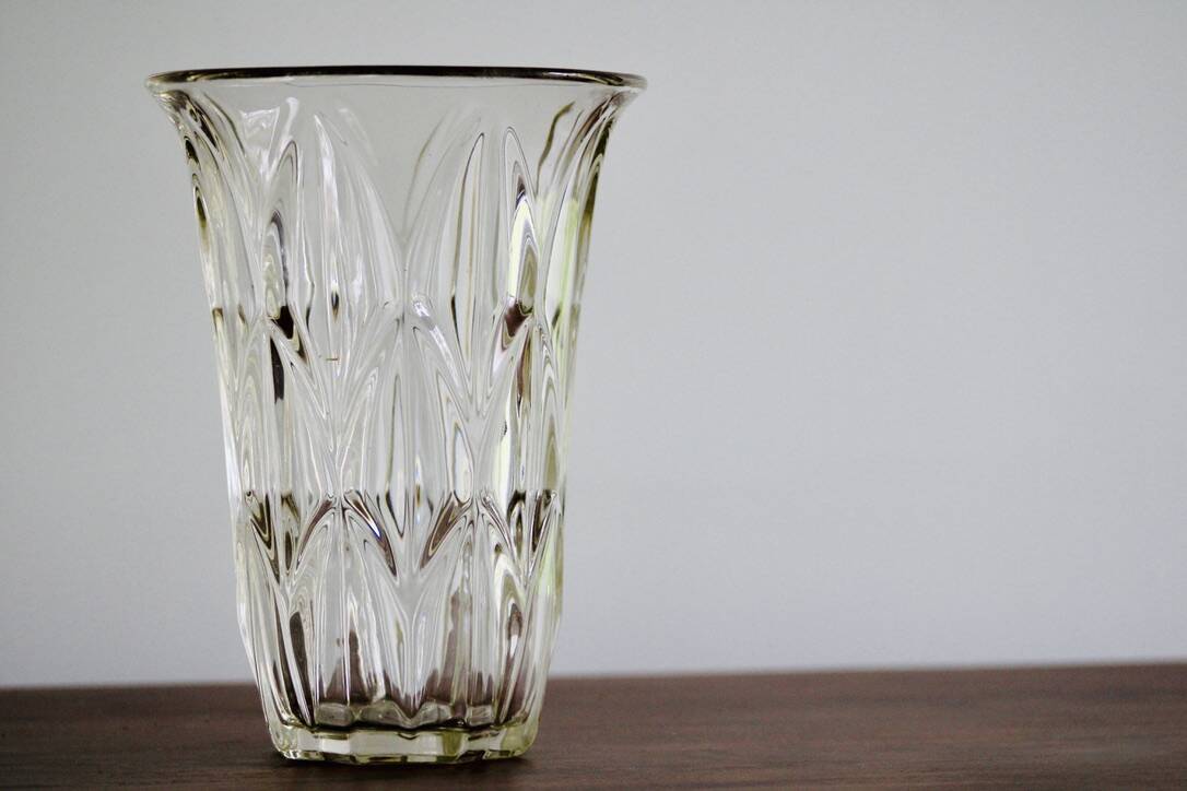 Pressed glass vase - Leaf pattern