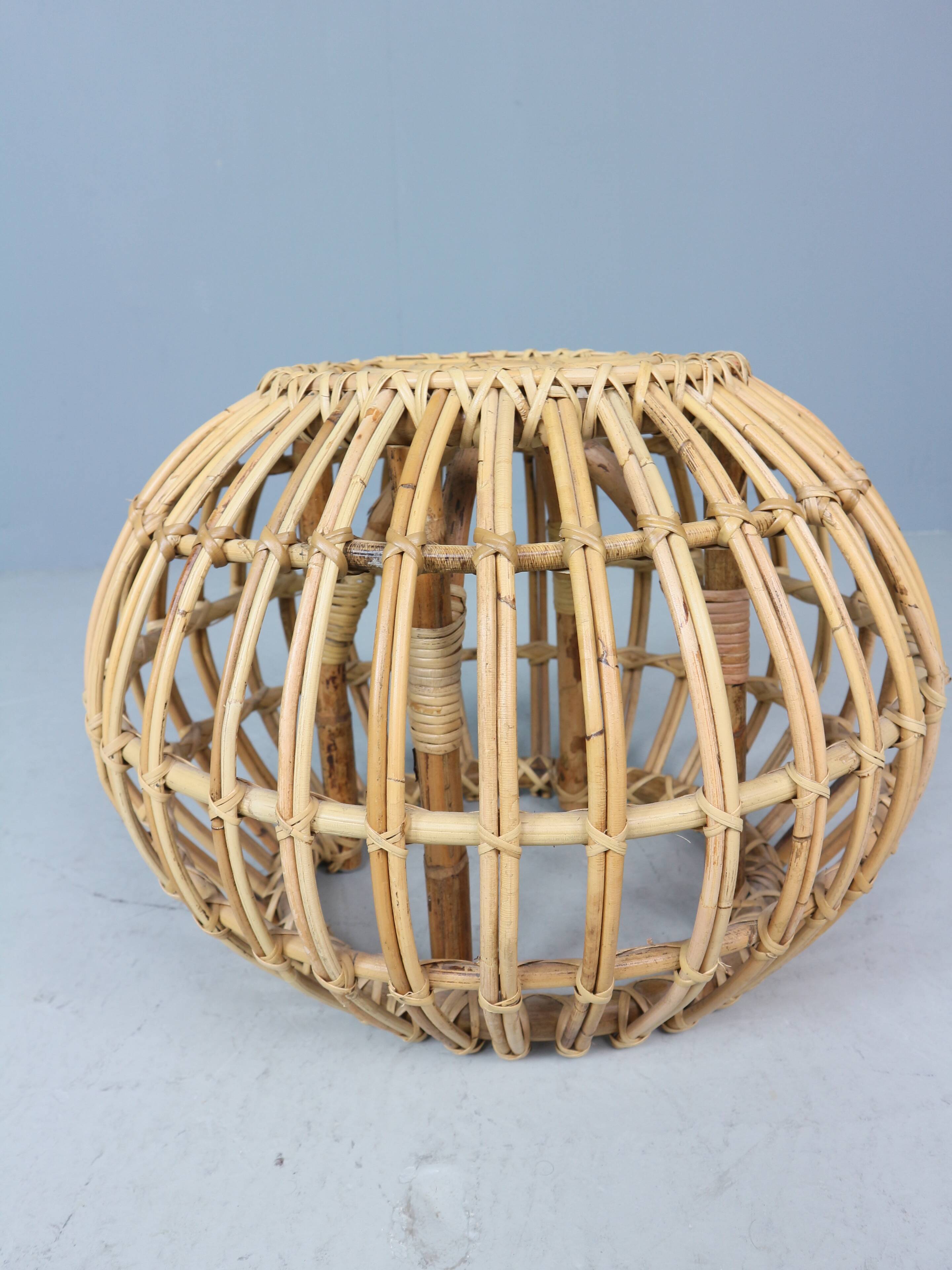 Pouf, jardinière, tabouret ou table d'appoint en rotin vintage des années 1960 par Dirk van Sliedrecht