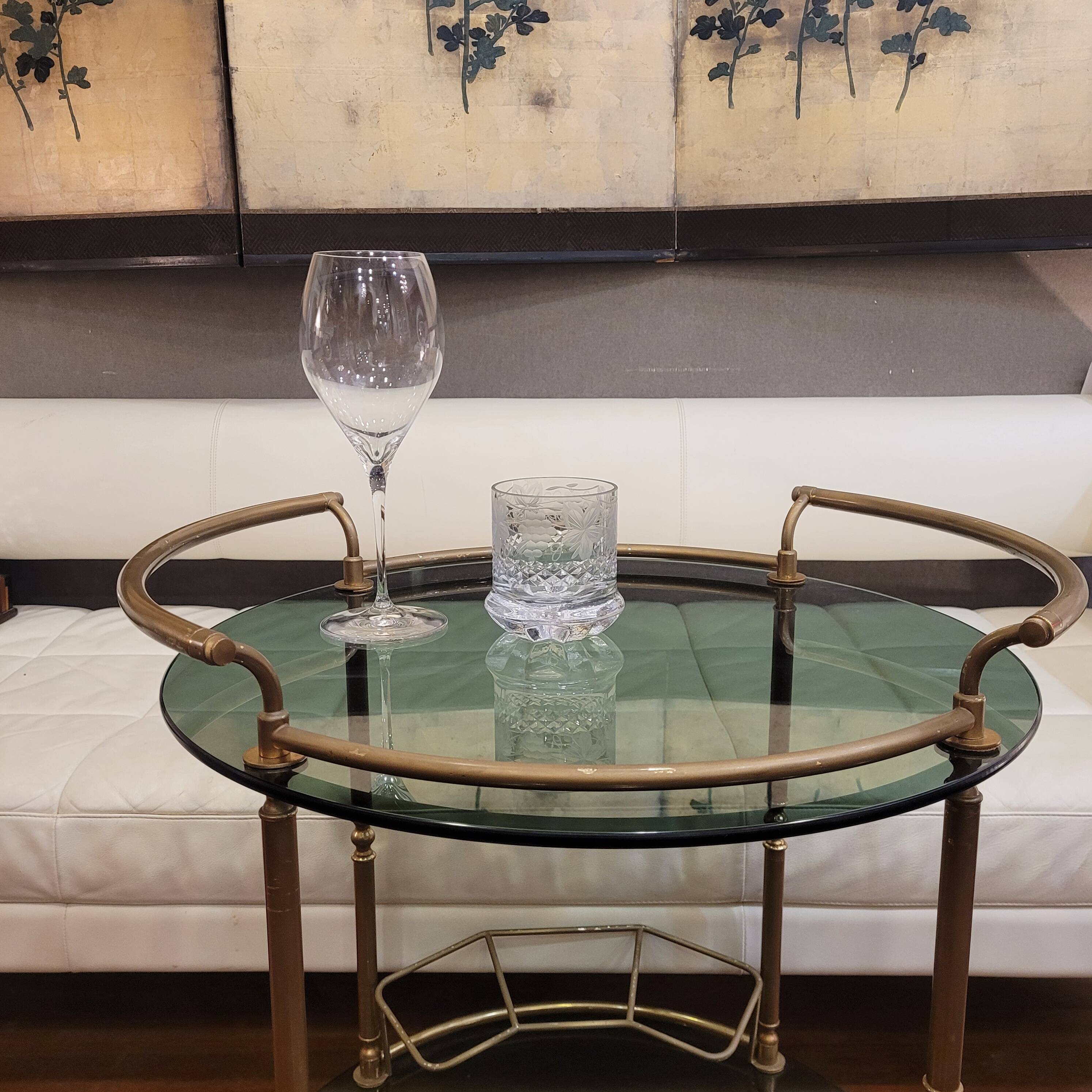 Auxiliary table / Barcart / Camarera Mid-century, Latón golden and crystal ahumado, 70's – Italia