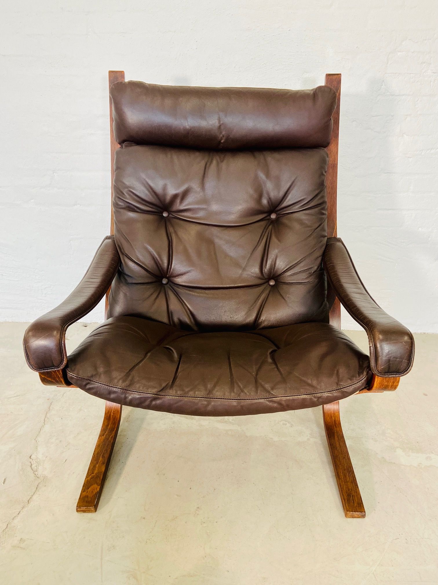 Vintage norwegian leather seista chair & ottoman by ingmar relling