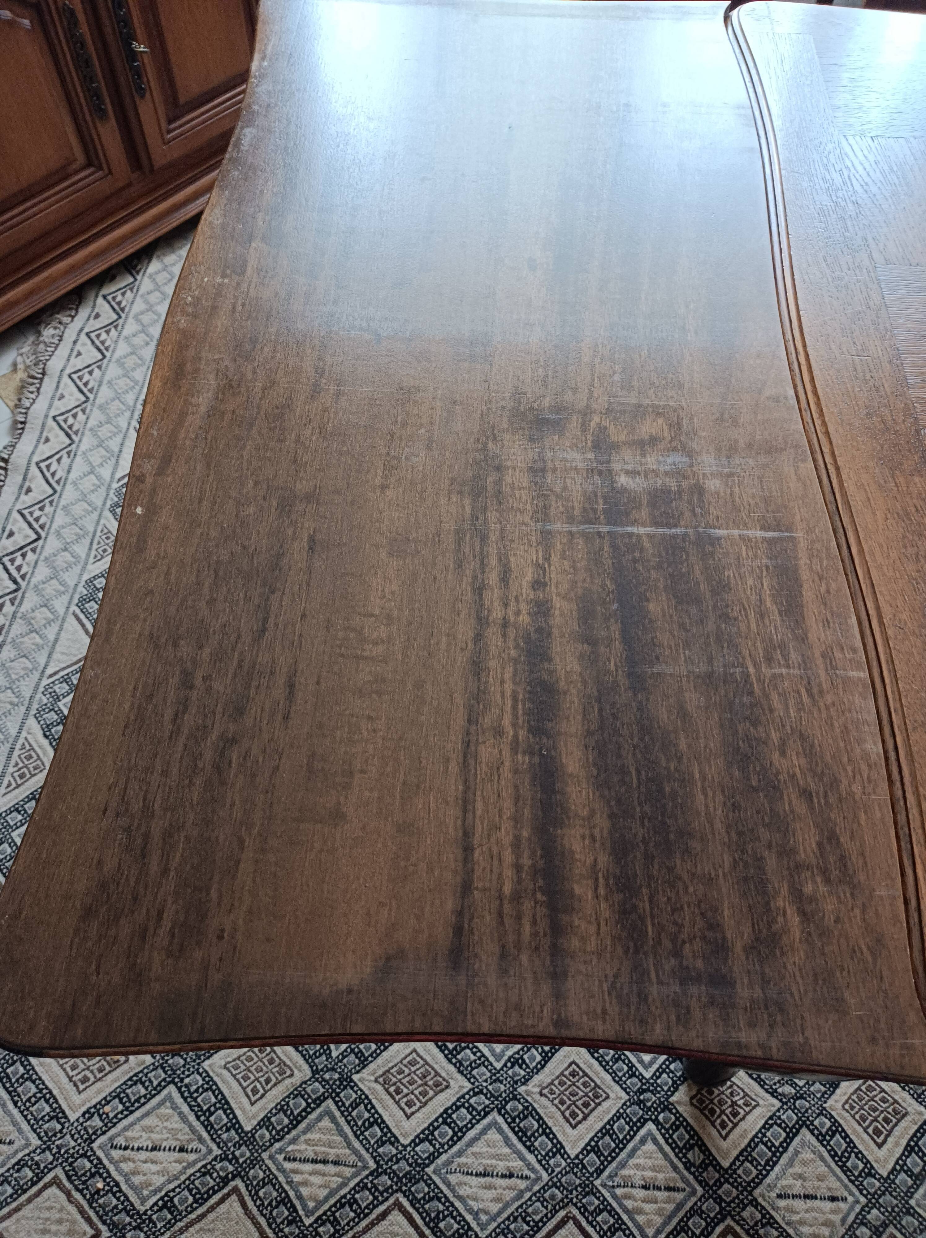 Dining room table