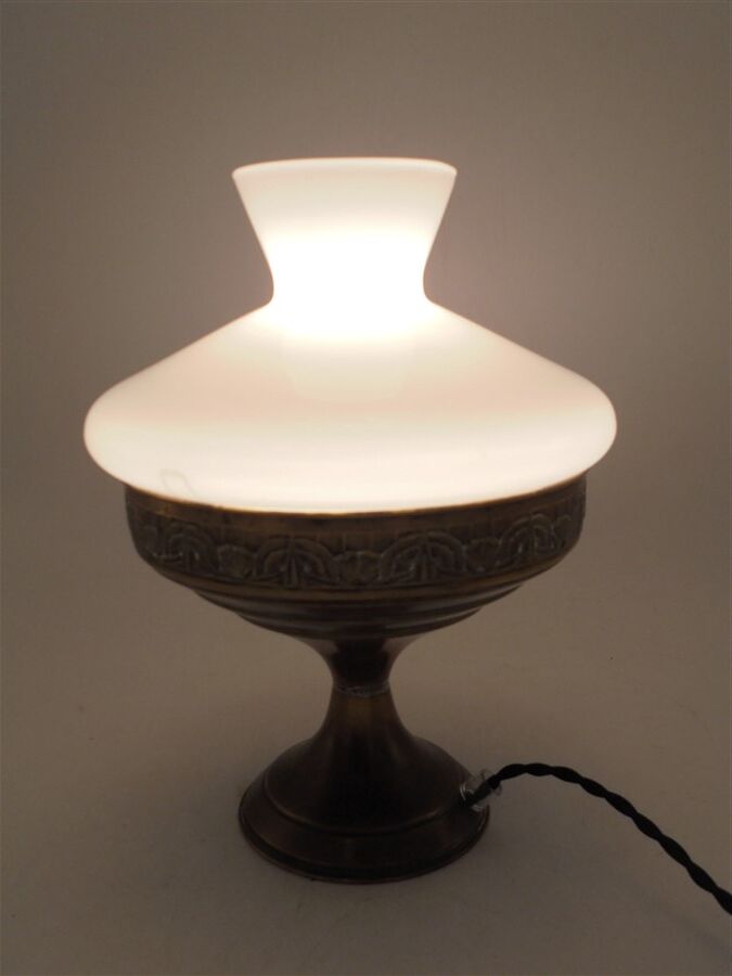 Table lamp