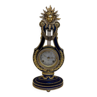 Pendule Marie Antoinette en porcelaine