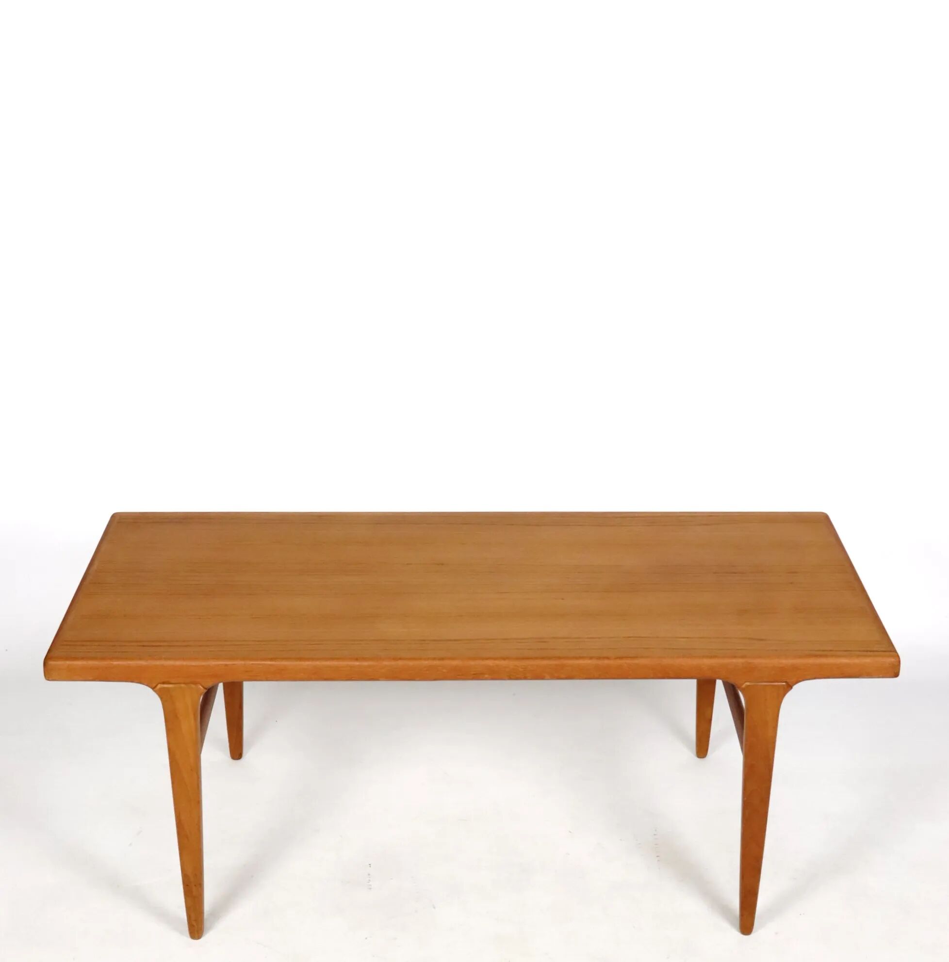 Table basse en teck années 60