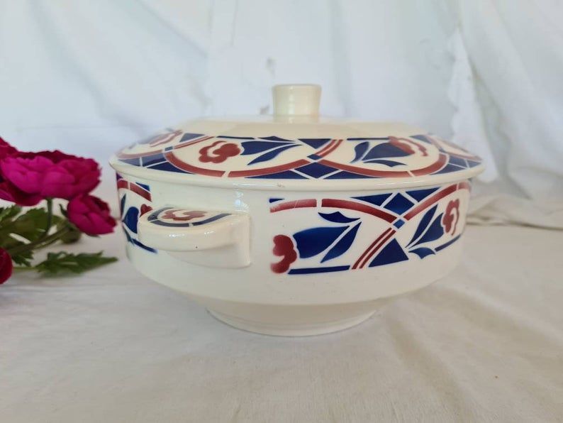 Soup or vegetable former "Setif" model of the French manufacture of Badonviller