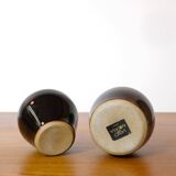 Laslo pour Mikasa, deux petits vases noirs des années 80.