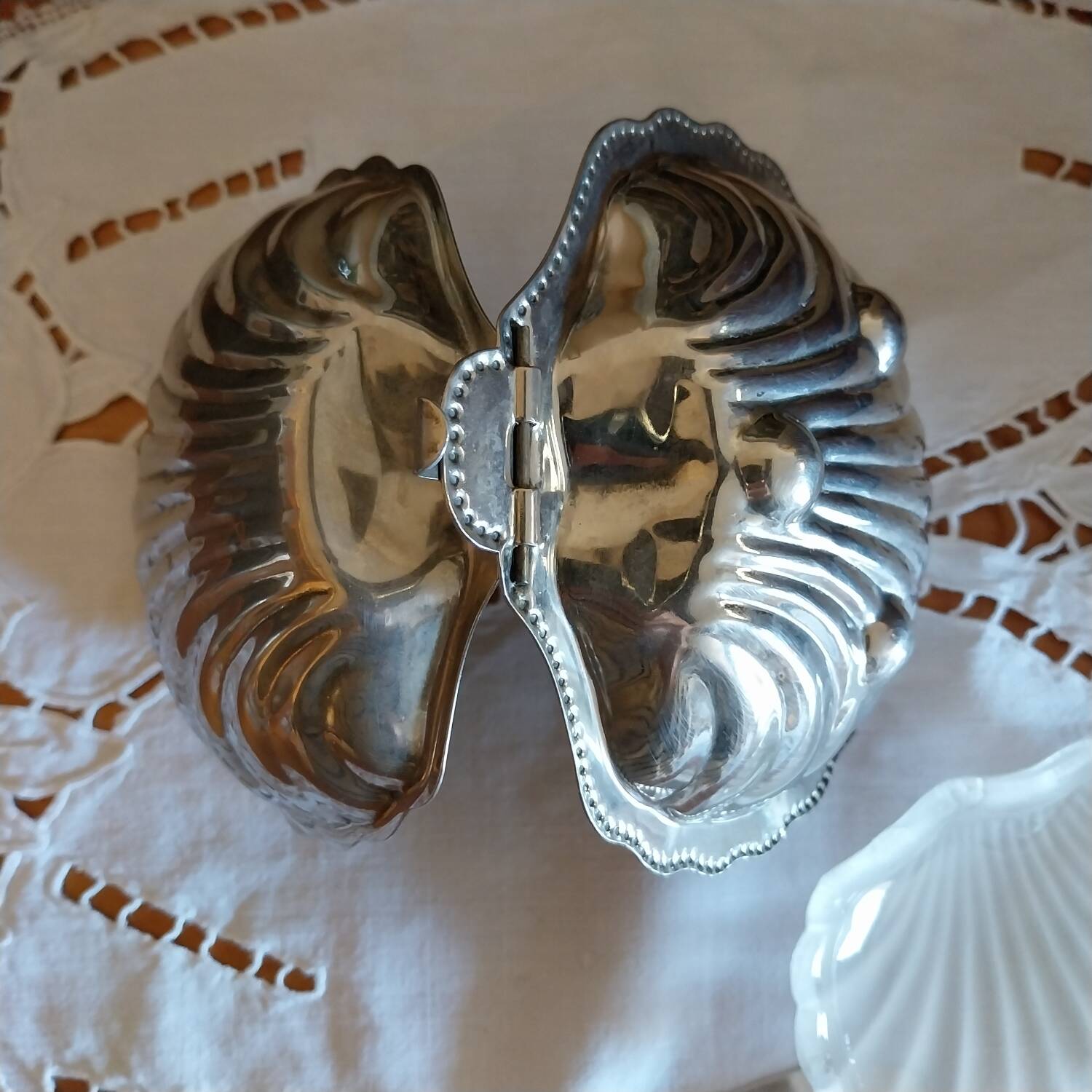 Scallop shell butter dish in silver metal made in England