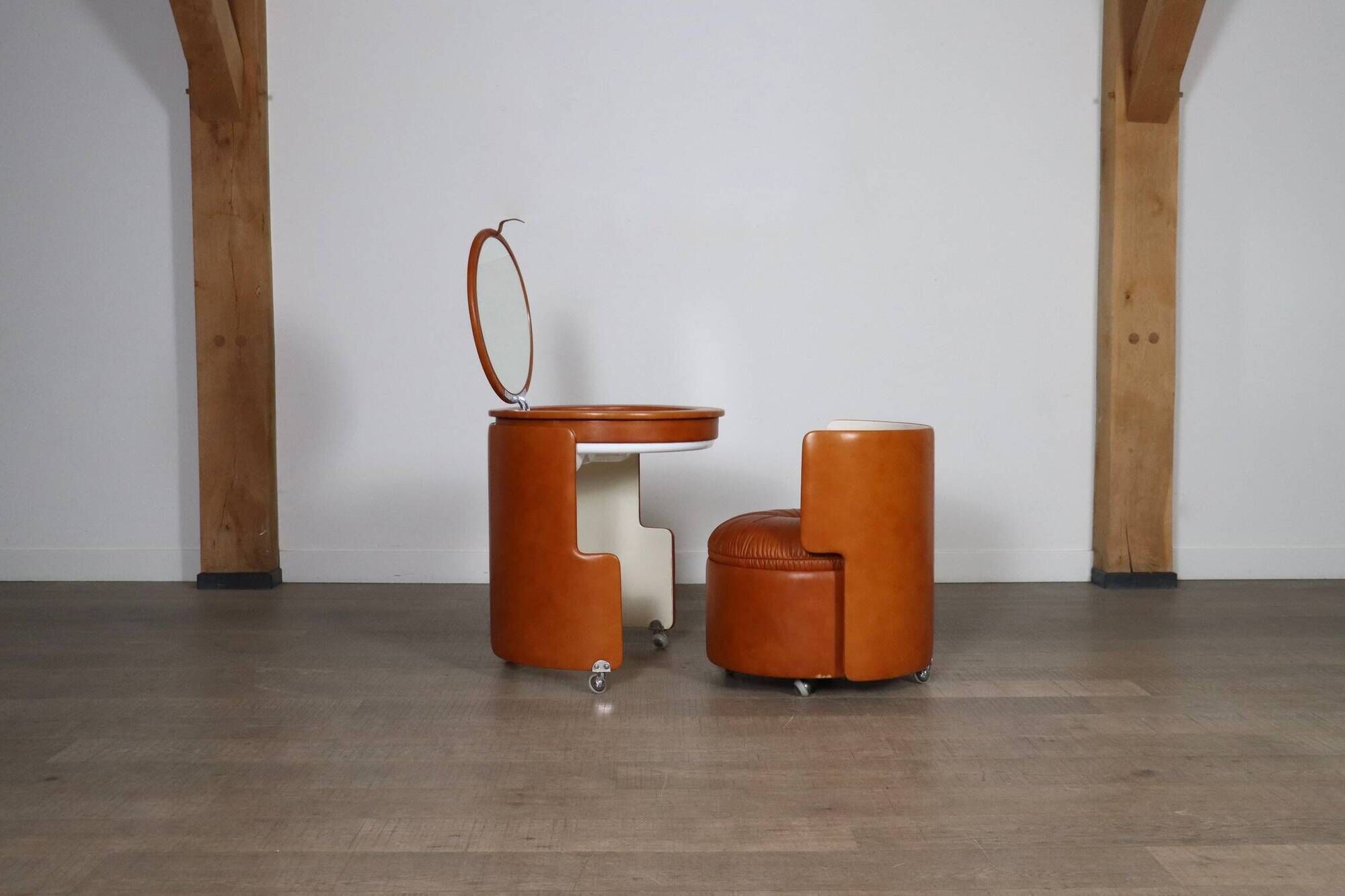 Dilly Dally Vanity In Cognac By Luigi Massoni For Poltrona Frau, Italy 1968