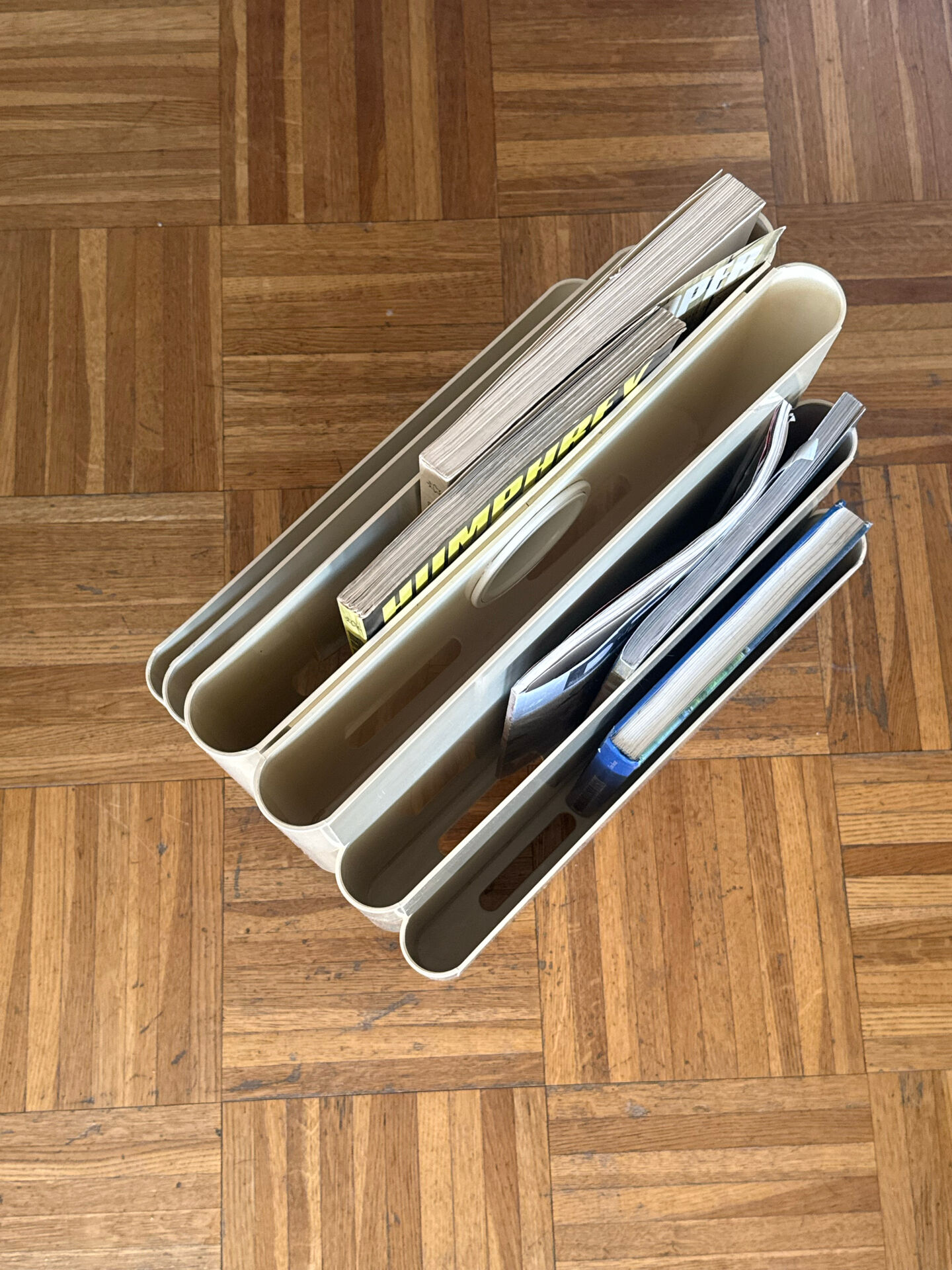 Magazine rack Kartell Giotto Stoppino