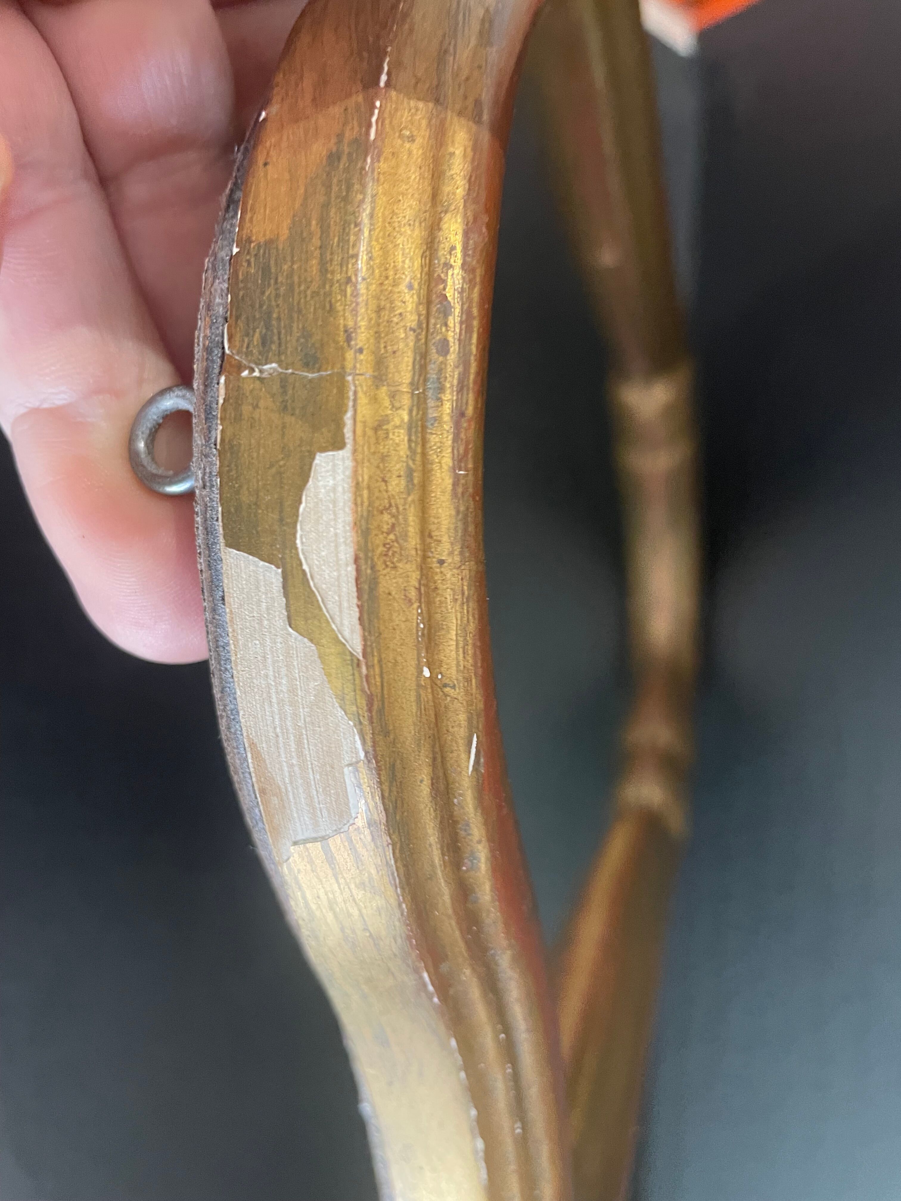 Miroir bois doré et stuc, quelques sauts