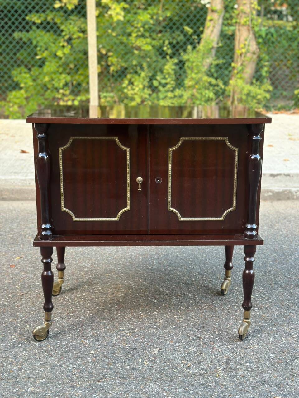 Vintage mahogany & gold rolling accent table (TV / bar / hi-fi furniture)