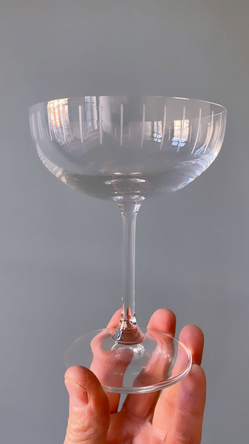 Series of 6 champagne glasses in engraved glass