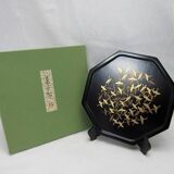 Plat octogonal en bois laqué à motifs de grues par Nishimura Hikobei IX – Showa XXe s.