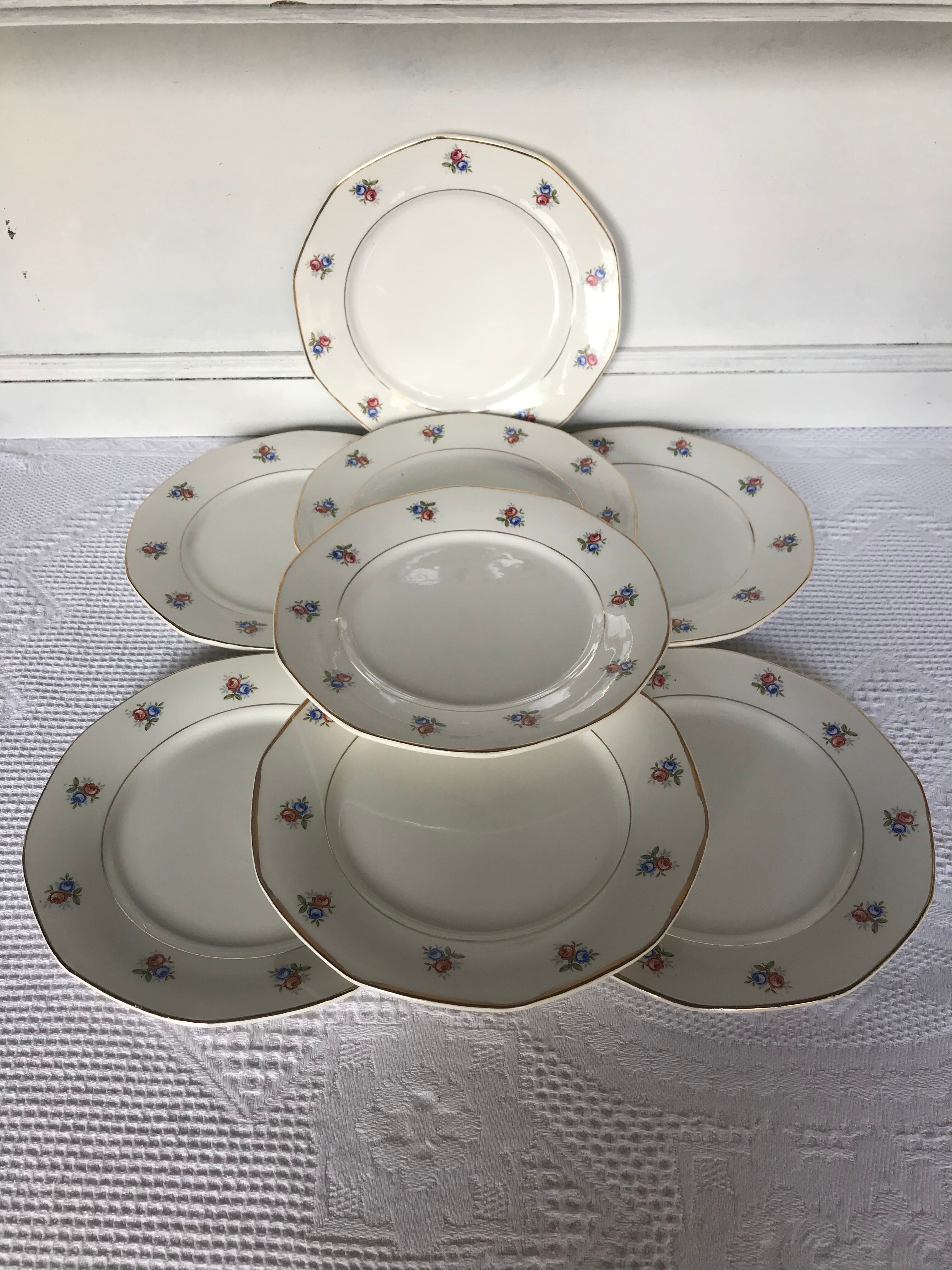 Series of 8 plates Digoin