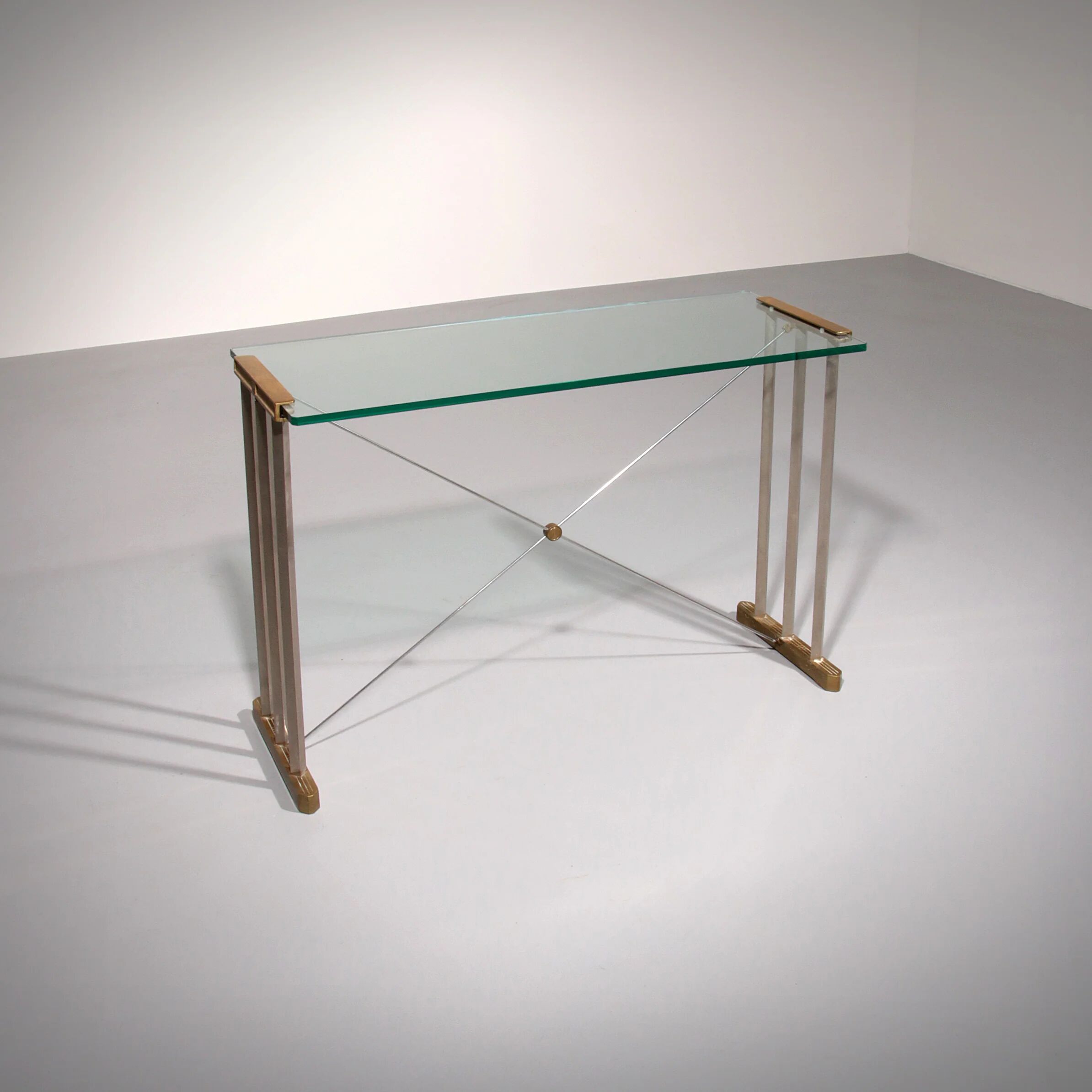 Elegant midcentury side table by Peter Ghyczy model T34