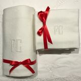 Damask tablecloth and matching napkins