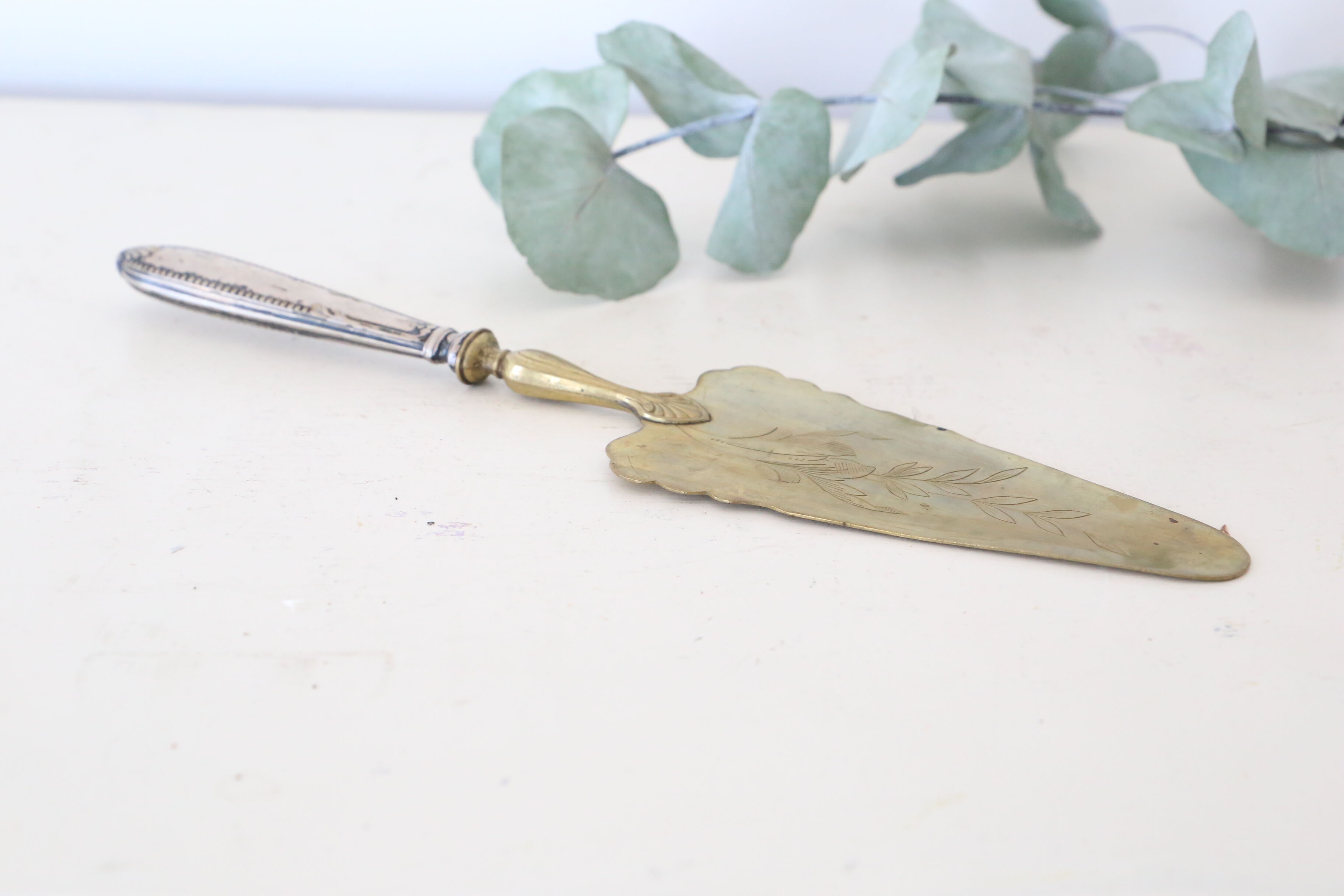 Vermeil pie shovel and silver metal, vintage