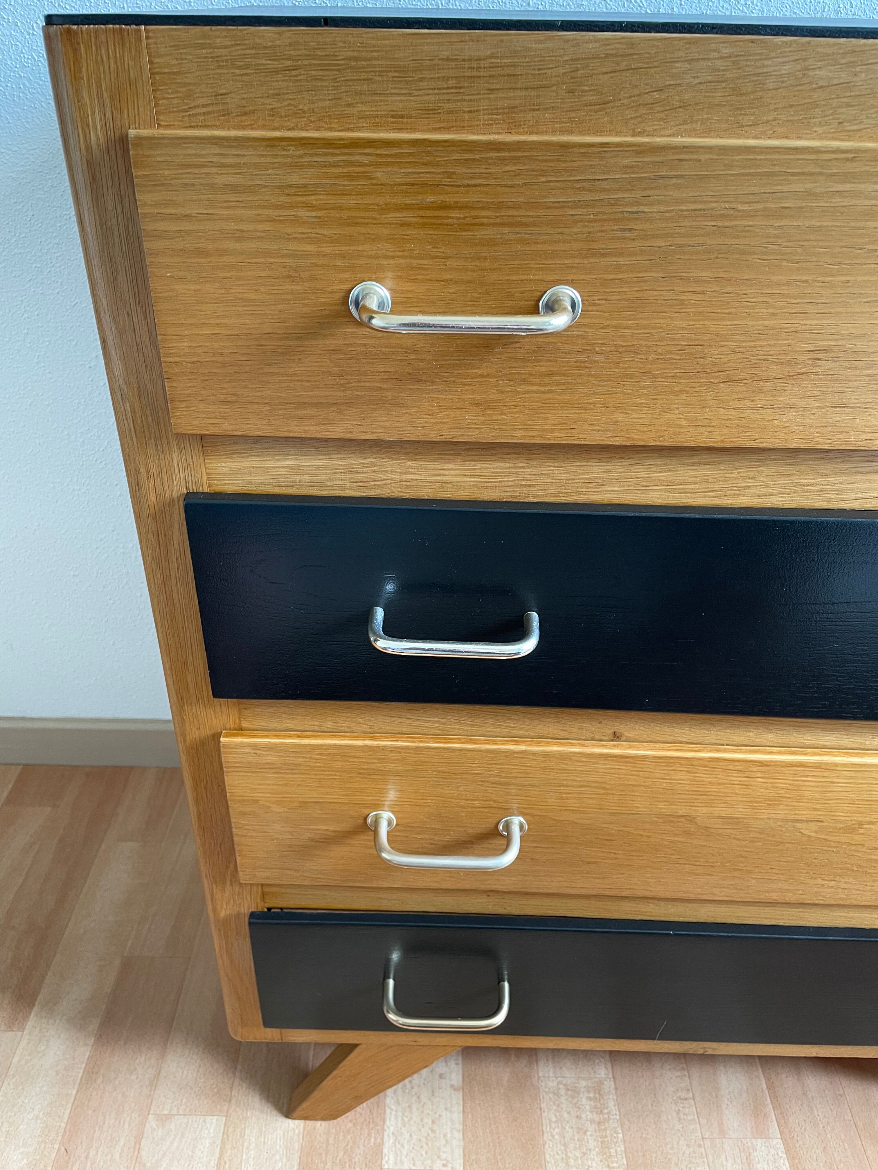 Chest of drawers 50s, compass feet
