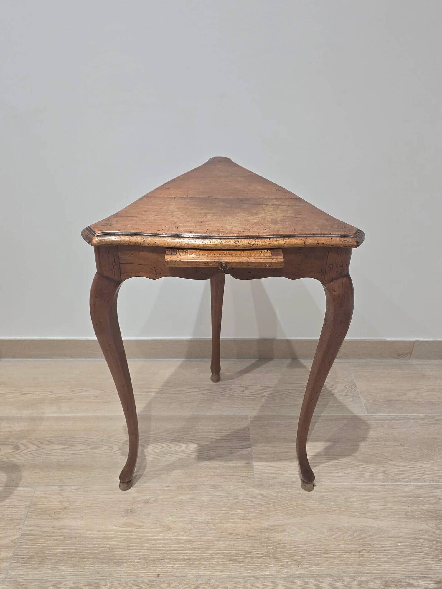 Triangular writing table – stamped André Mailfert (Orléans) – Louis XV style
