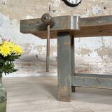 Carpenter's workbench in solid beech wood.