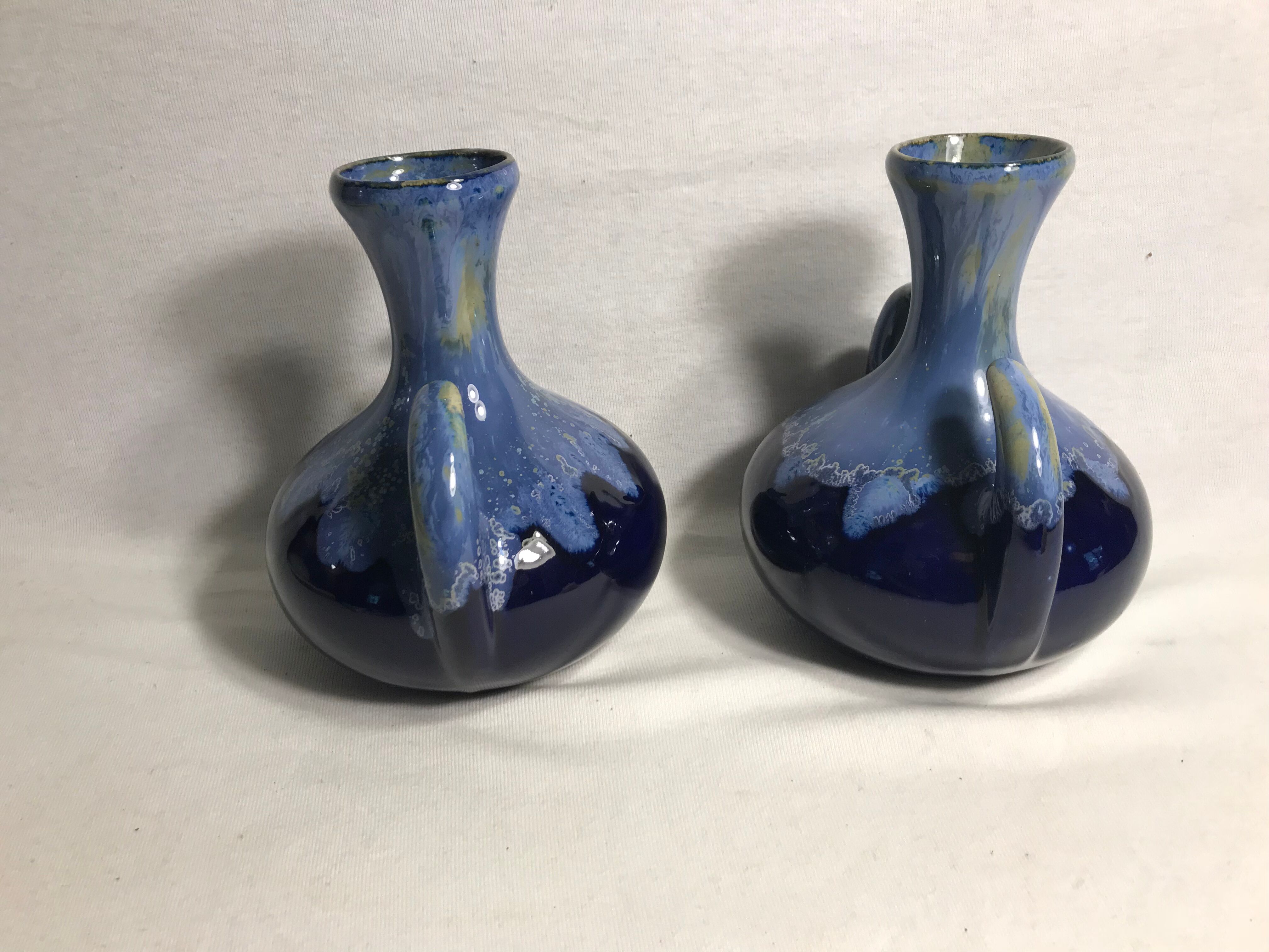 Pair of 2 ceramic vases