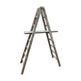 Stepladder painter's shelf