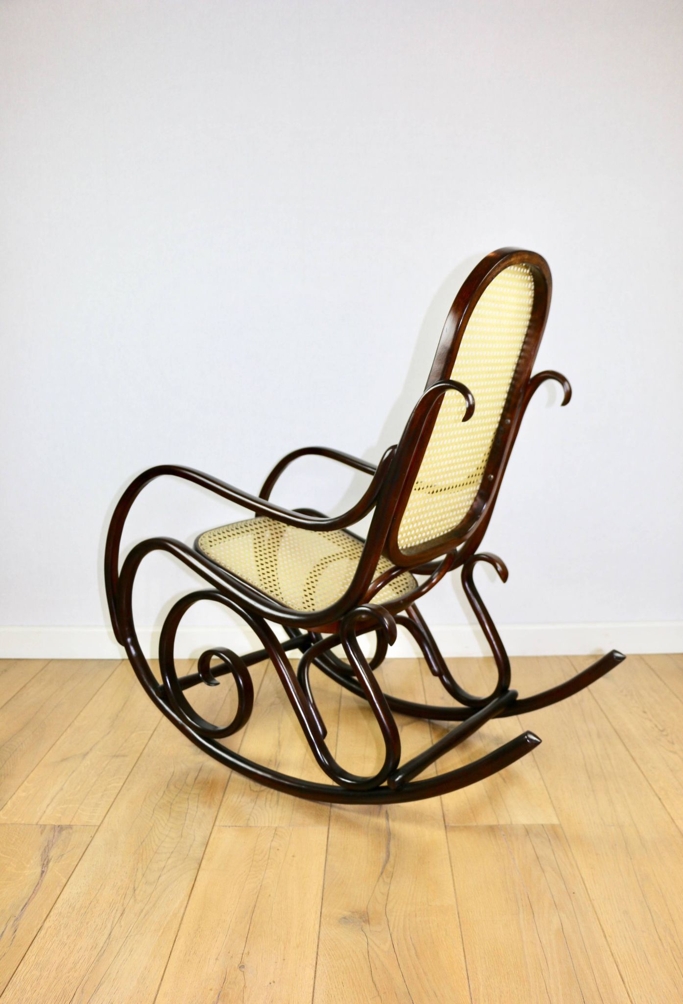 Rocking chair on runners, original brown, 1970s - very good condition