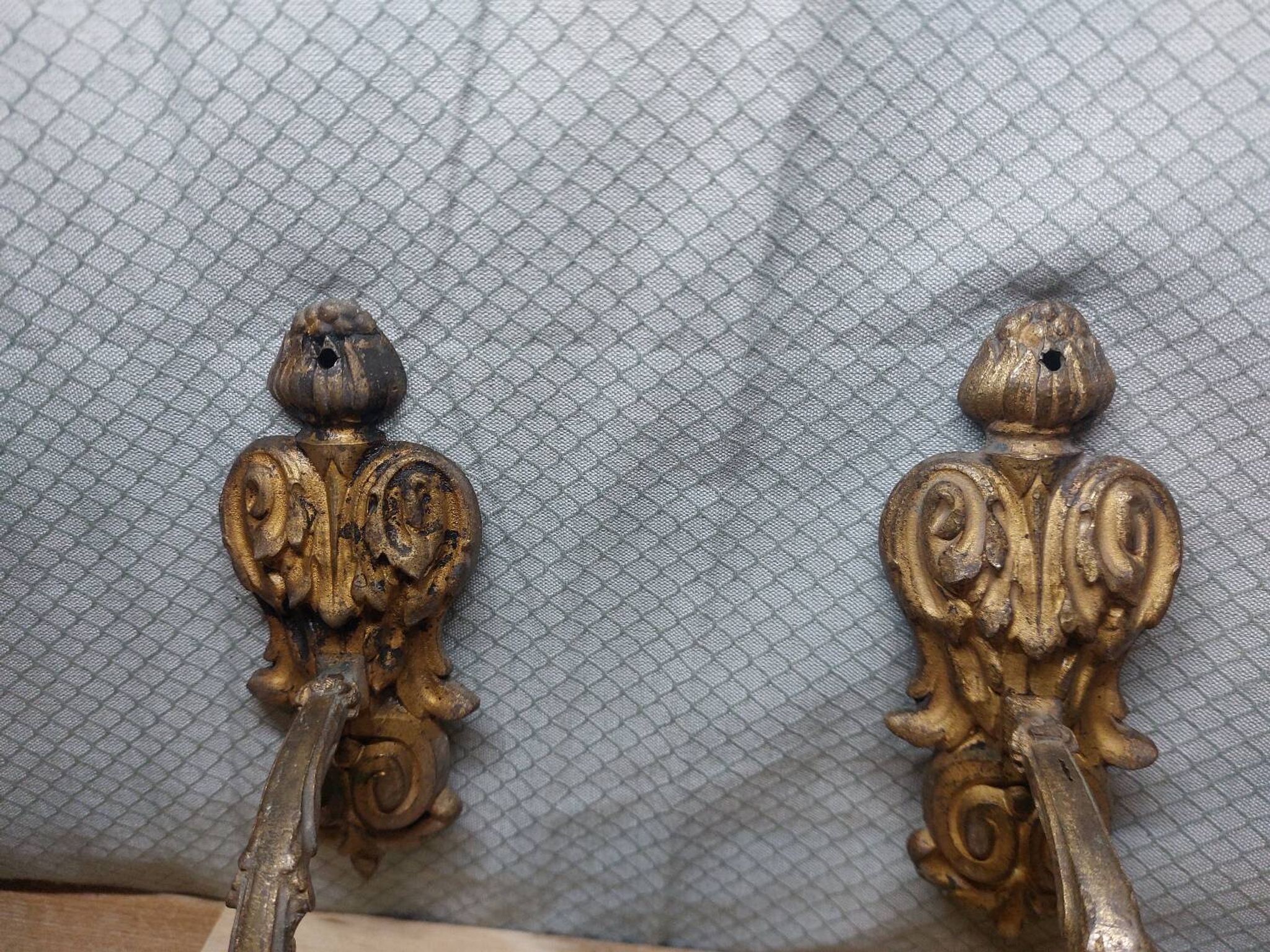 Pair of antique curtain tiebacks in Louis XV style - gilded metal - i