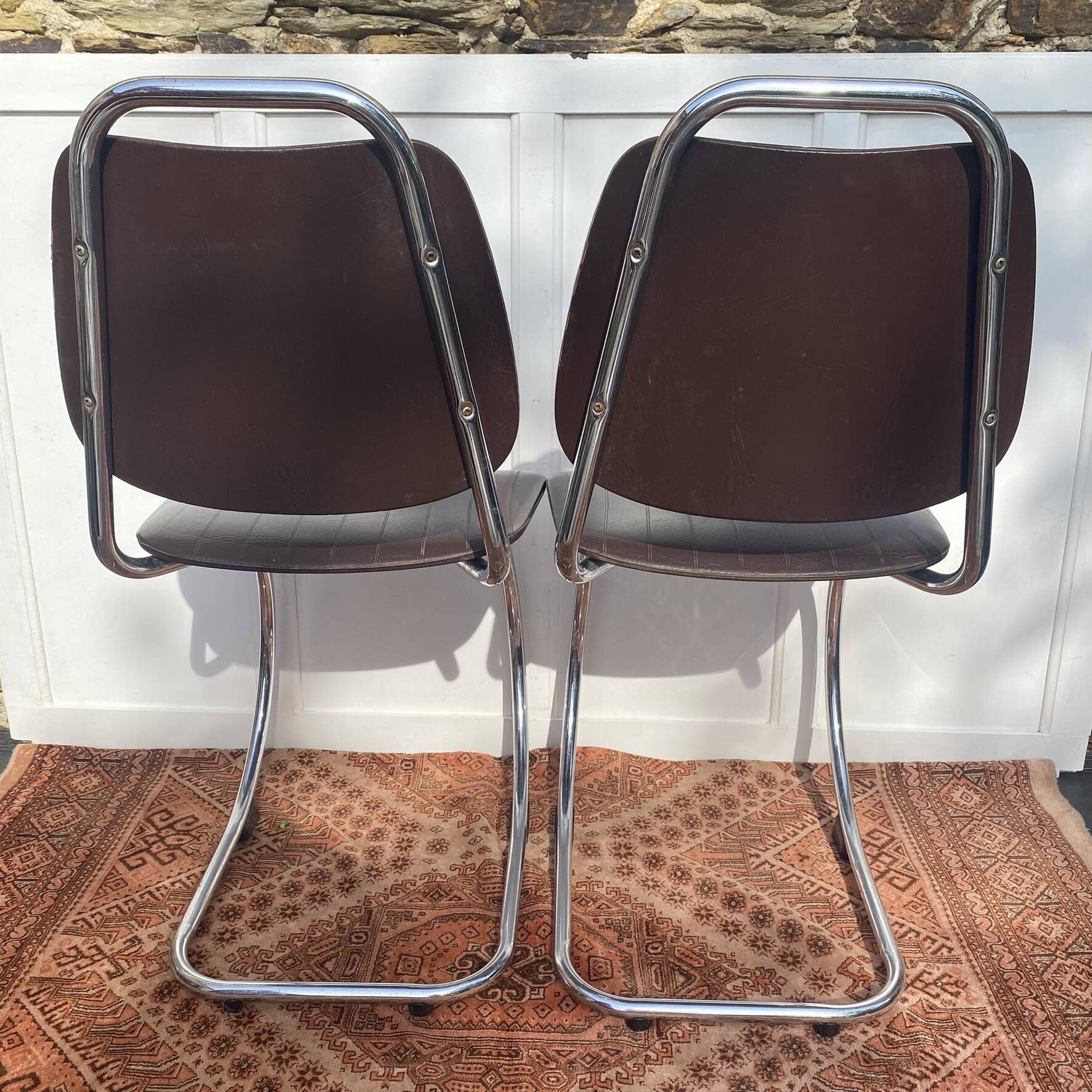 Chaises traineau cantilever chrome et skai années 70