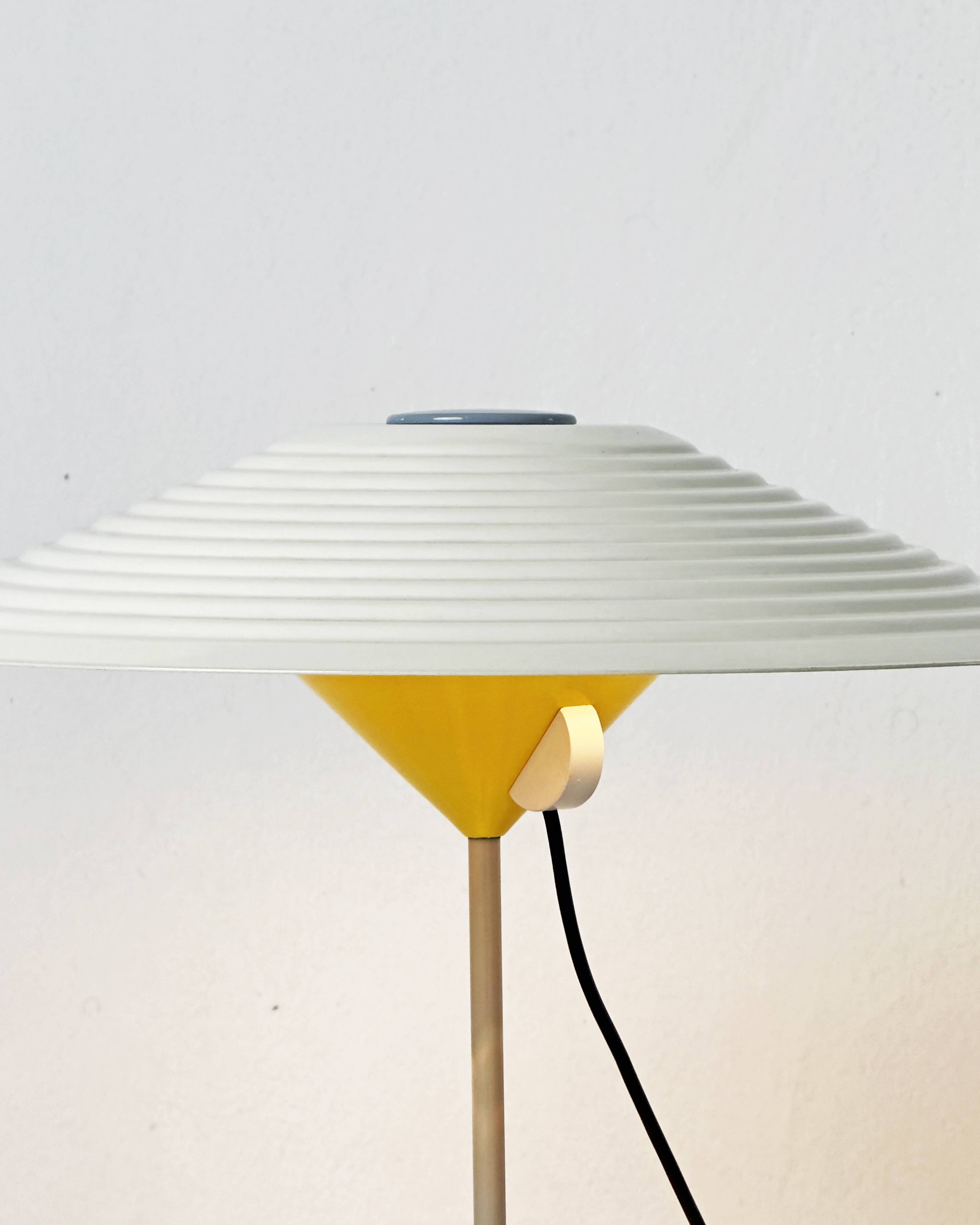 Martinelli Luce Table Lamp, Italy, 1980s – Yellow & Metal Shade