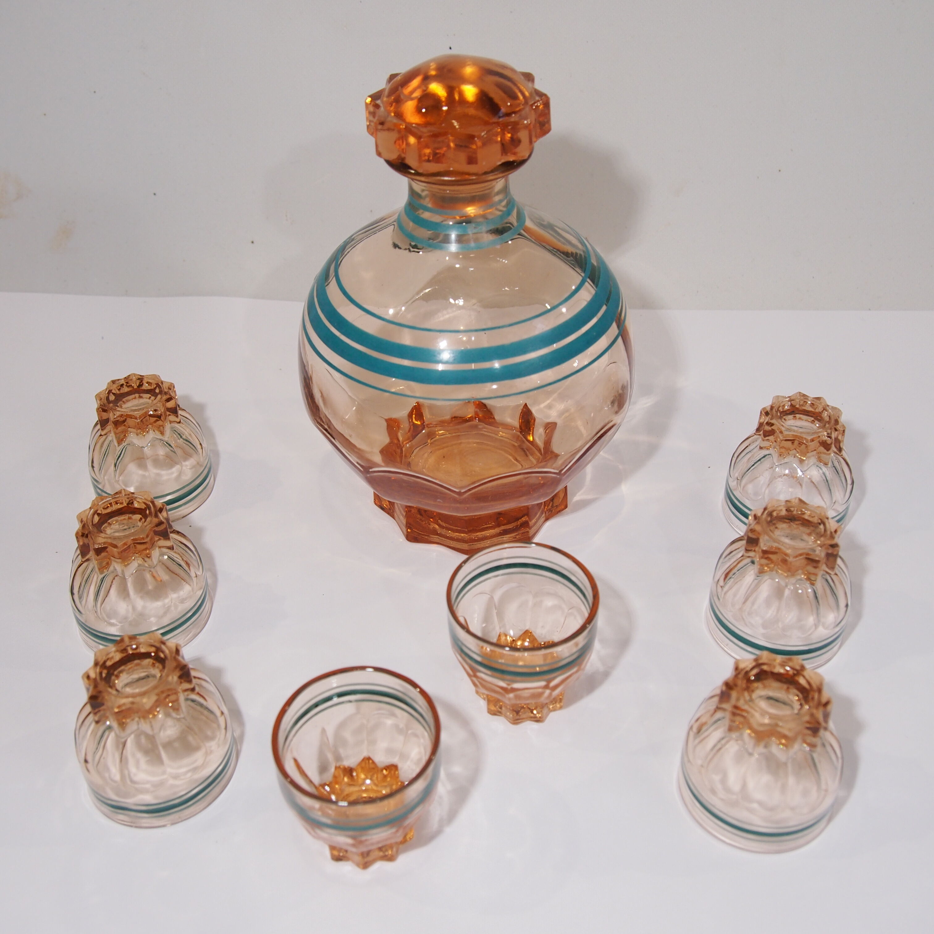 Liqueur /vintage service /table service