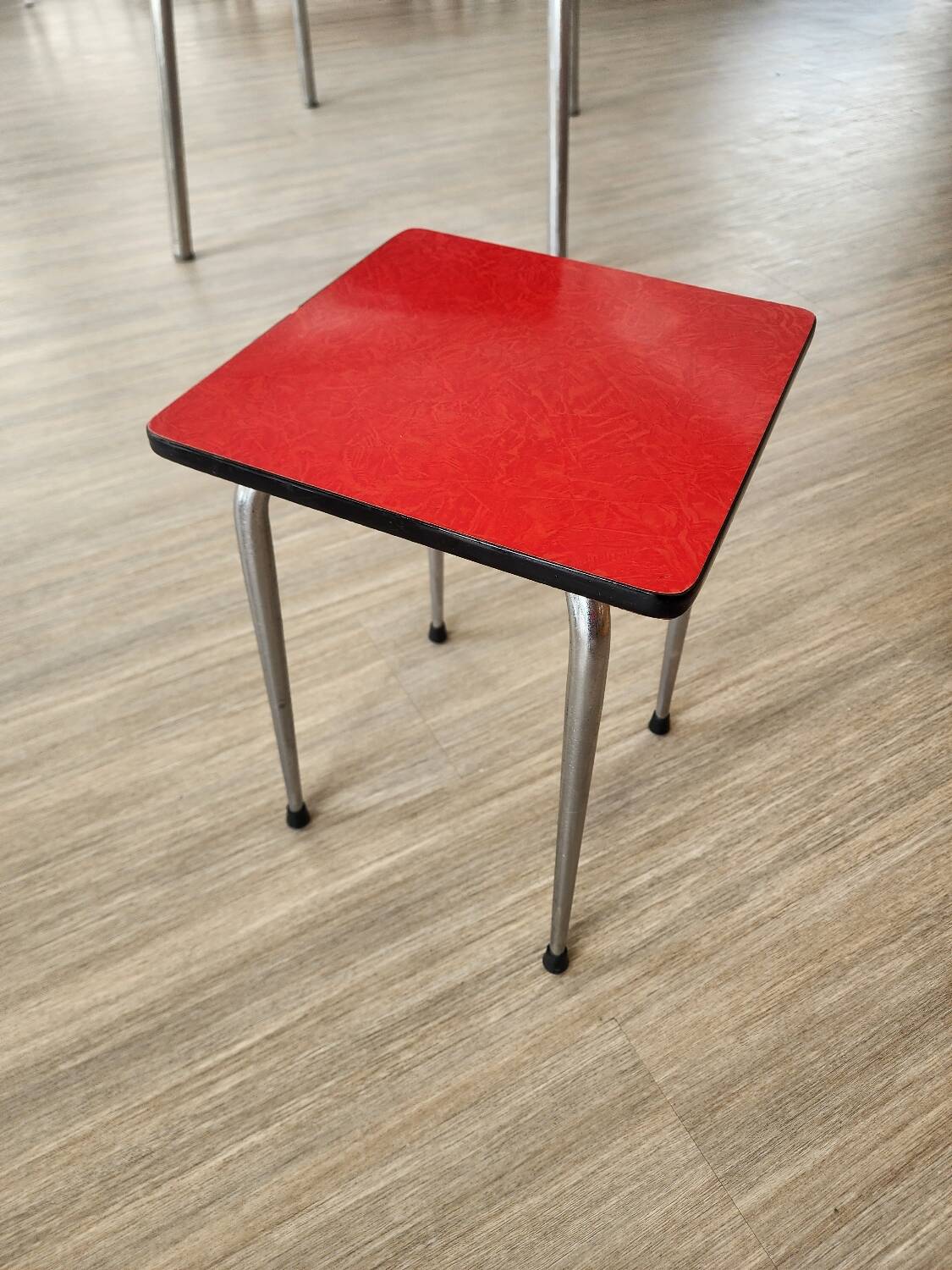 Vintage Lafague red formica set, 1 table, 6 chairs and 1 stool