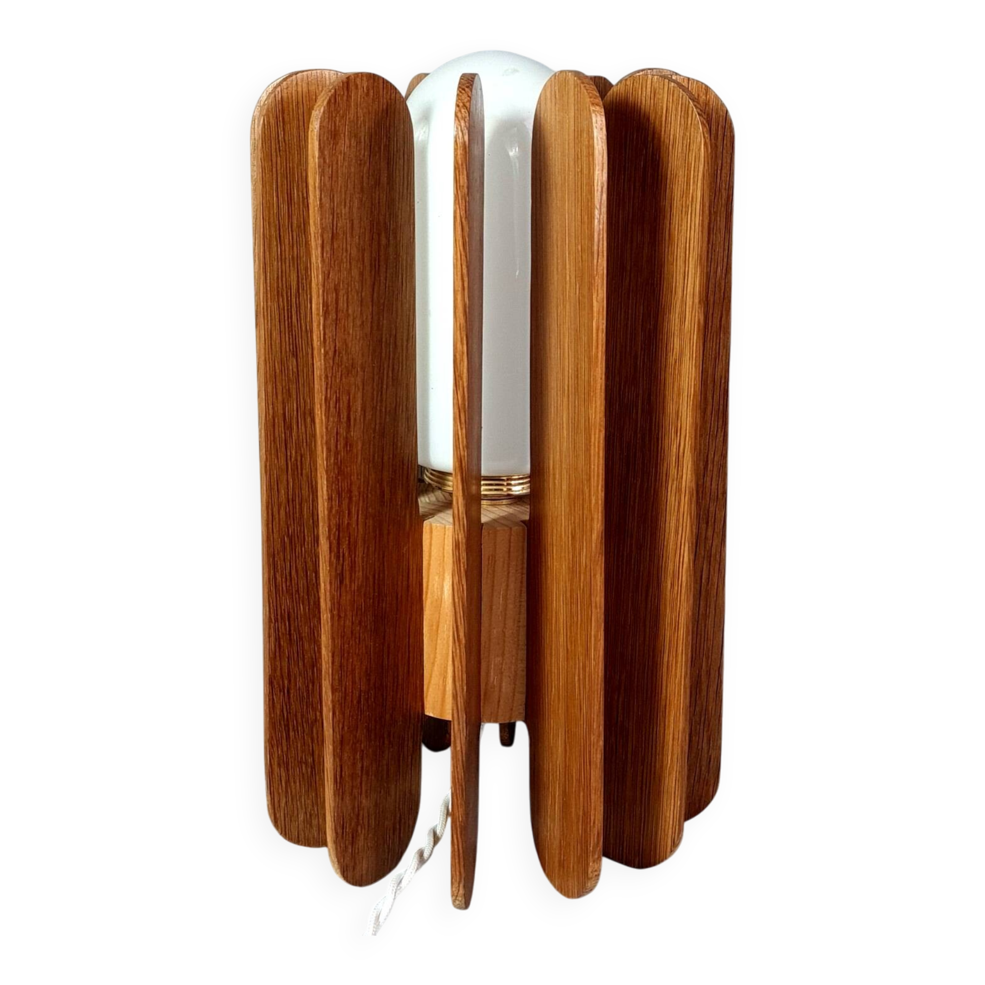 Scandinavian style wooden table lamp, 31x19 cm C564