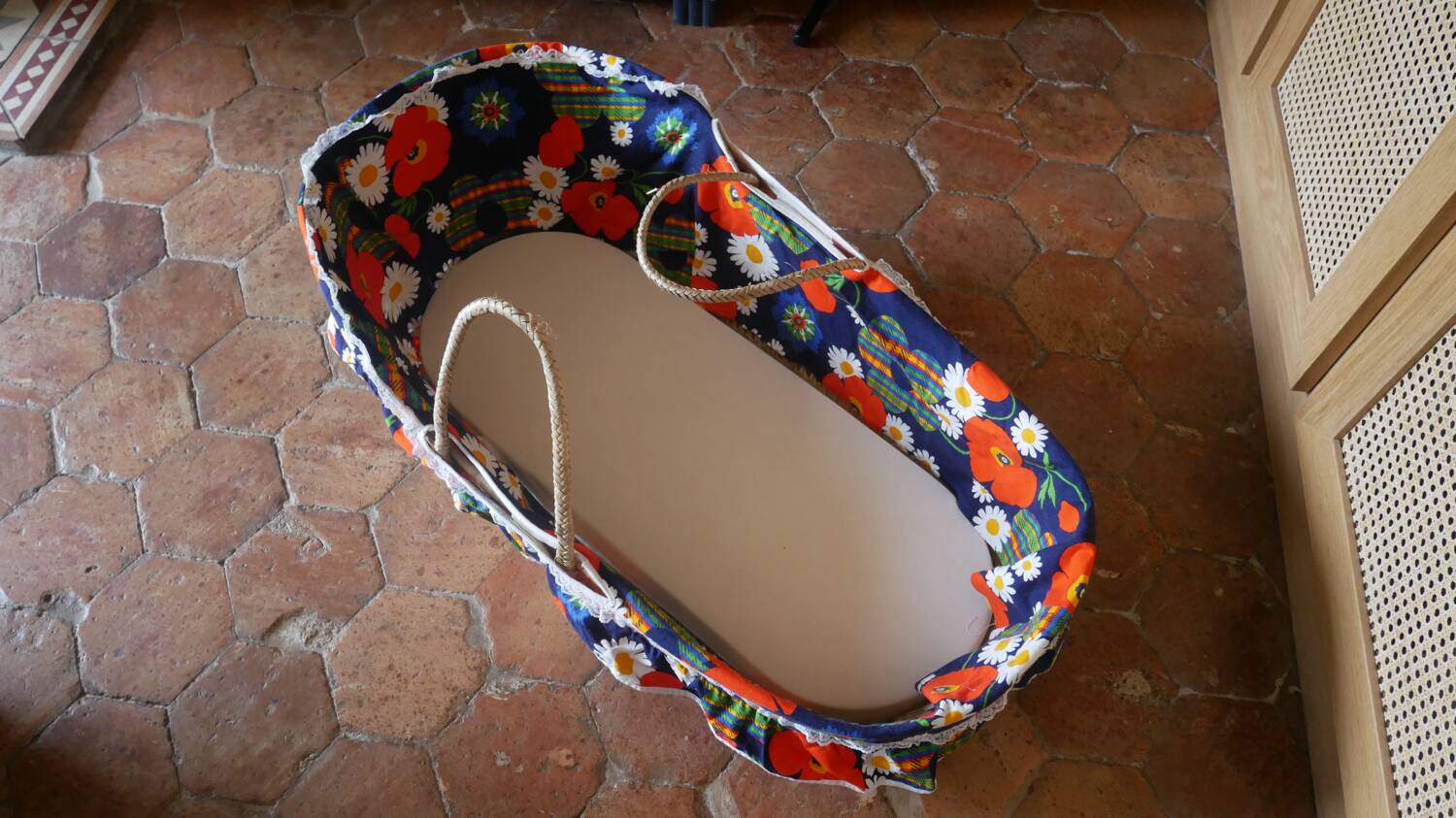 Couffin bébé en osier avec matelas (vintage)