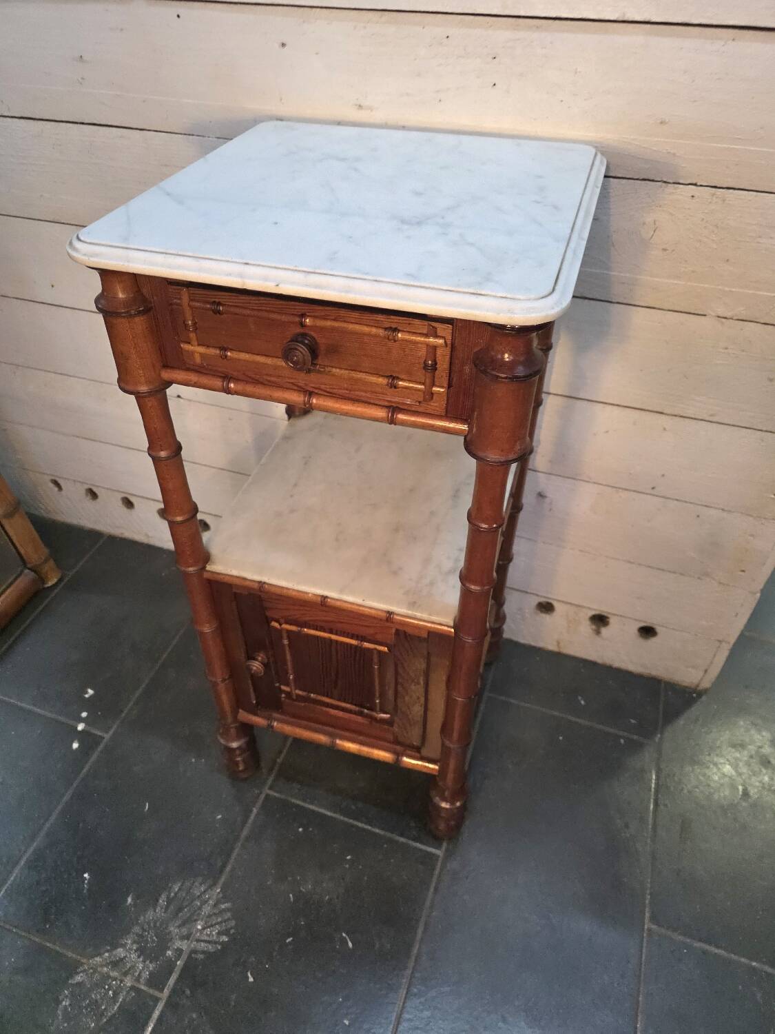 Table de chevet bois bambou du XIXème