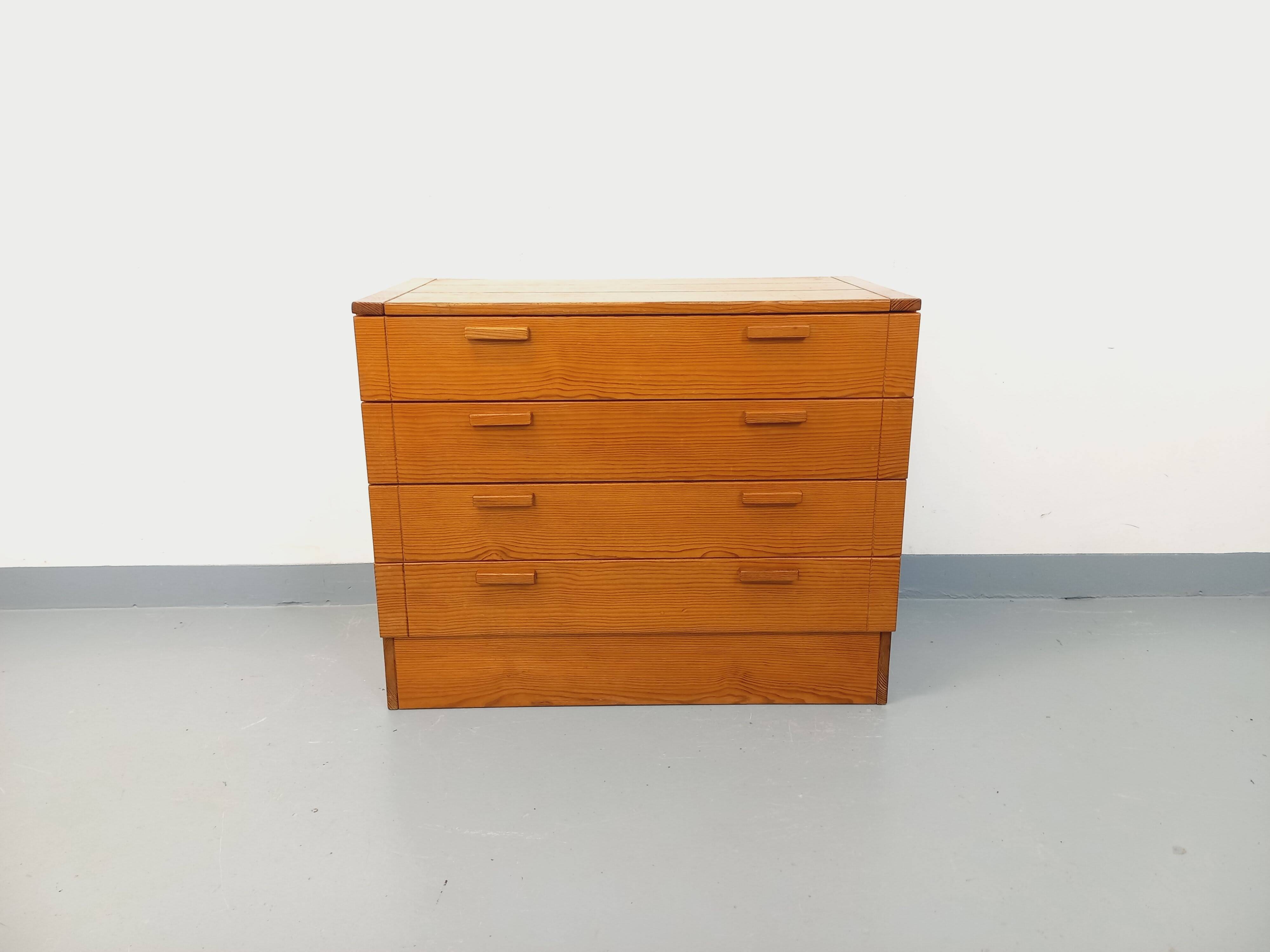 Vintage pine chest of drawers from the 1970s.