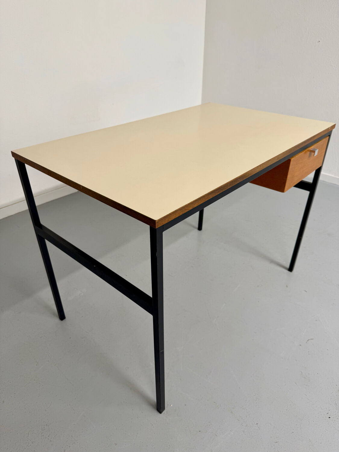 Vintage small desk designed by Pierre Paulin CM217 from the 1960s, wood and metal.