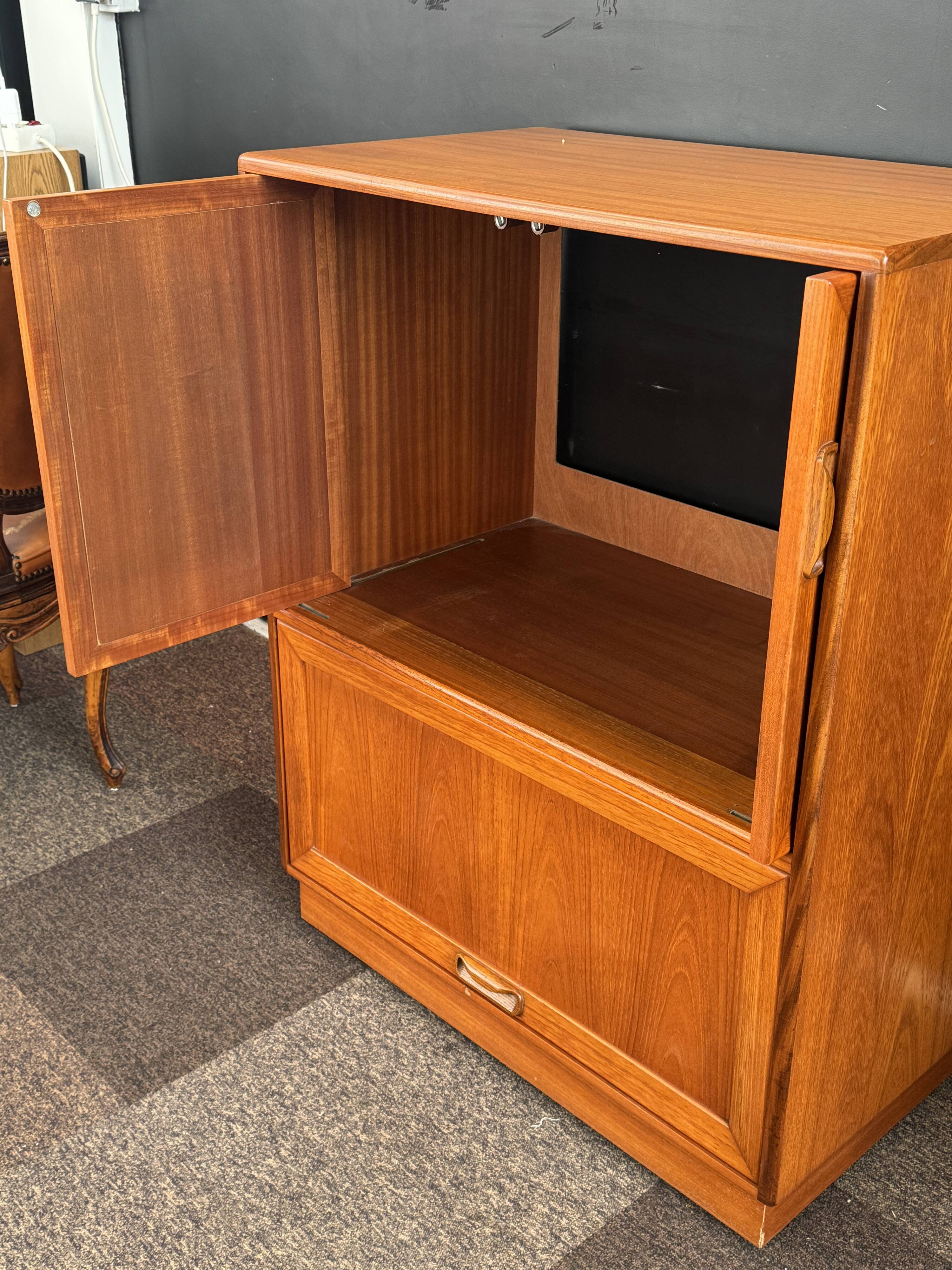 Vintage teak TV unit – G-Plan – 1960s