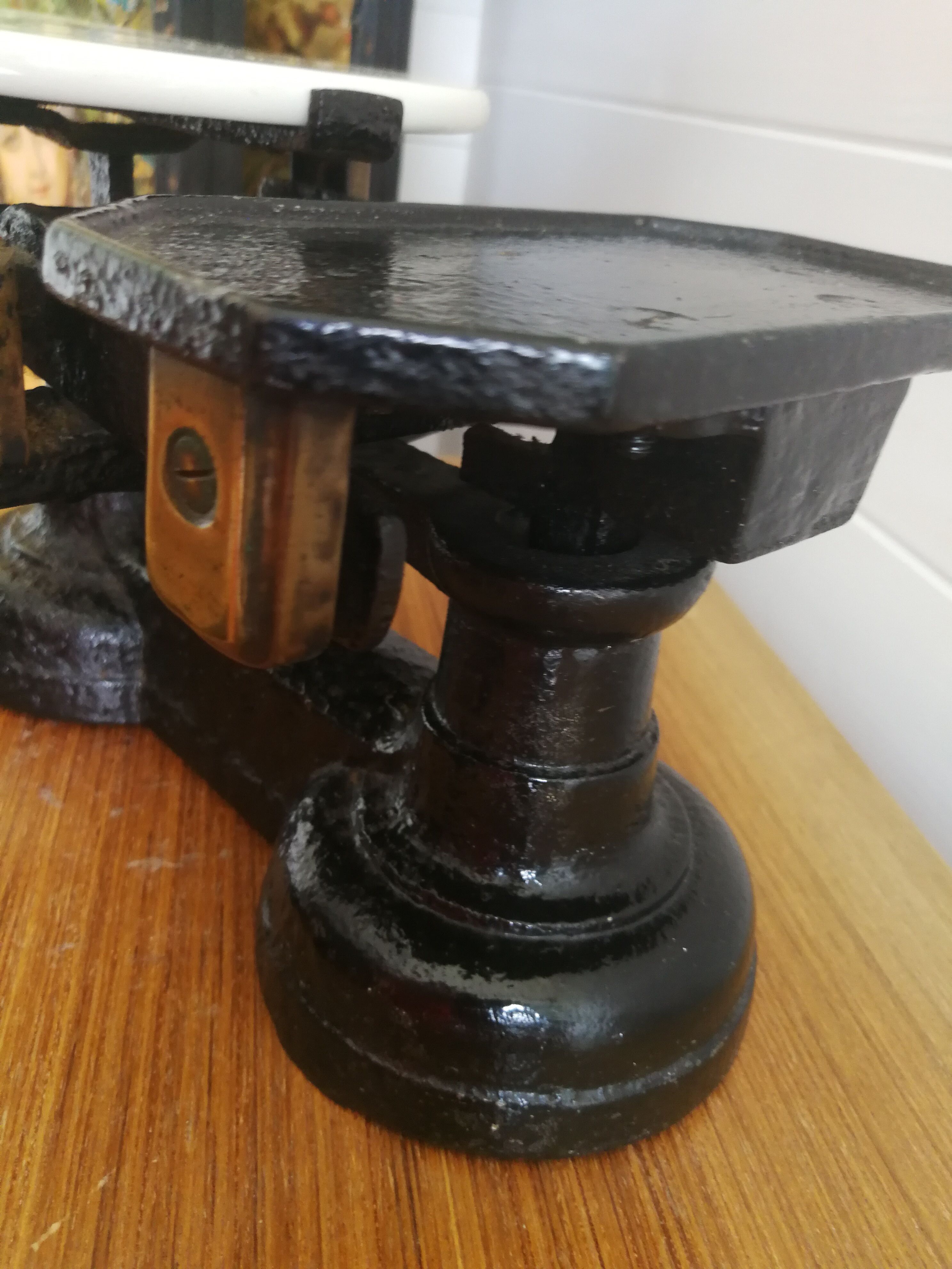 Antique Cast Iron Kitchen Scales With Ceramic Tray And Weights
